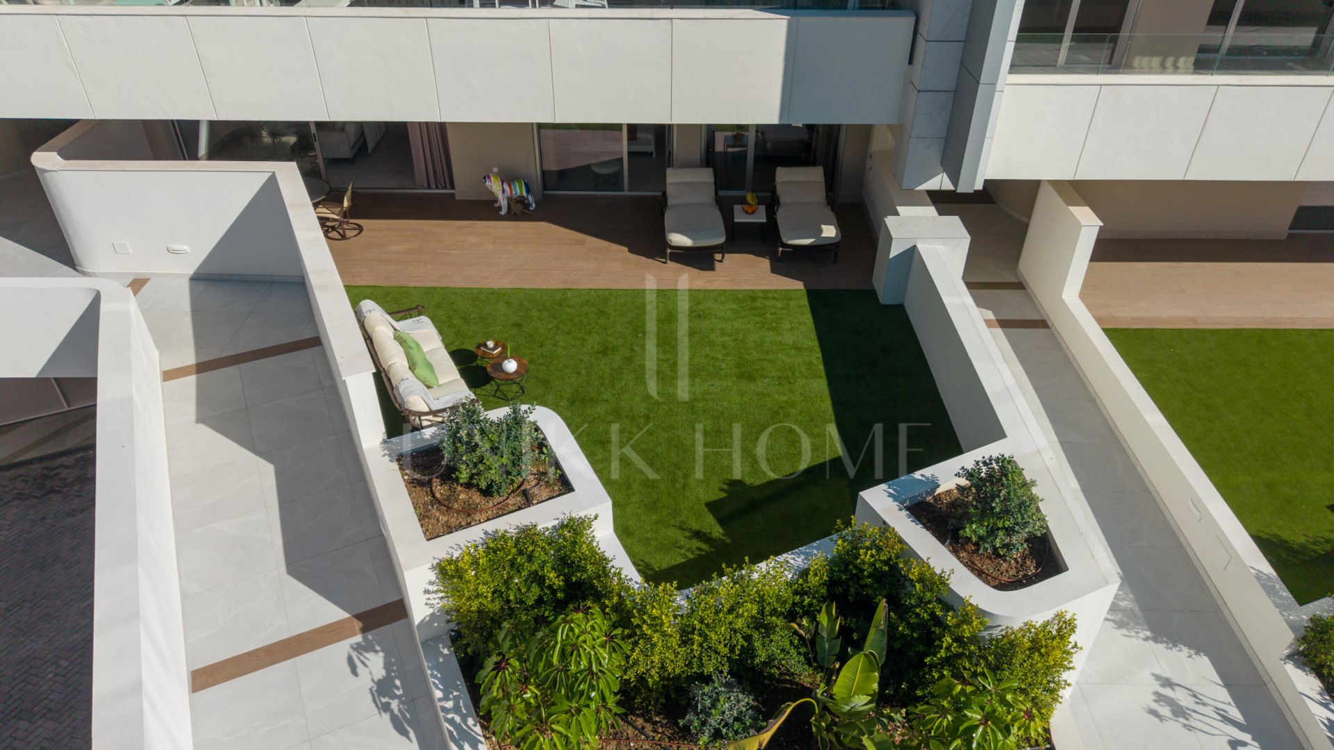 Moderno Apartamento en Planta Baja con Jardín Privado en San Pedro de Alcántara