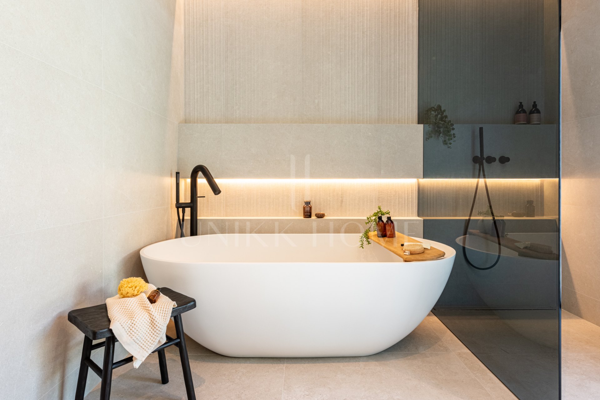 Top-renovated villa hidden inside a gated community in Nueva Andalucía.