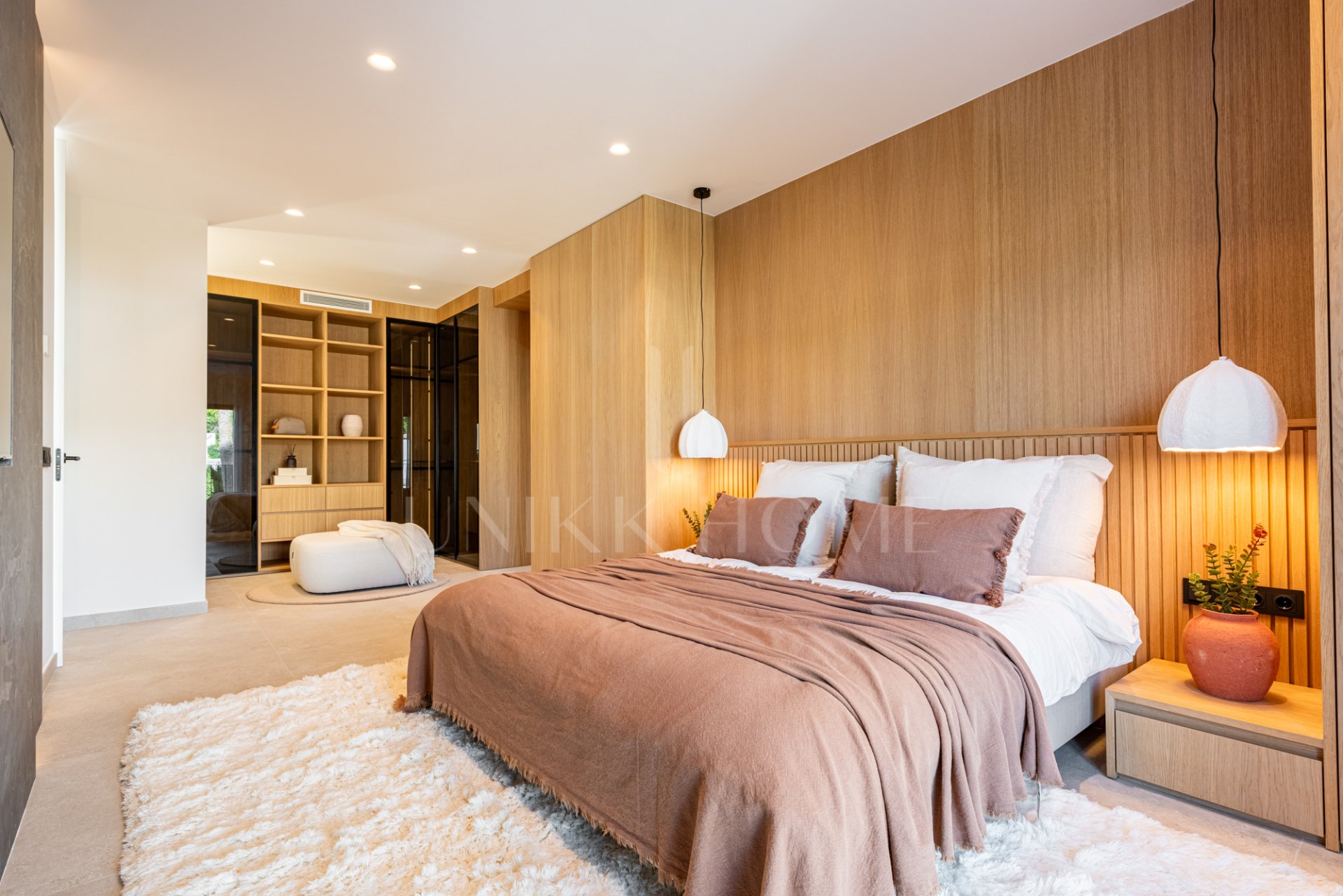 Top-renovated villa hidden inside a gated community in Nueva Andalucía.