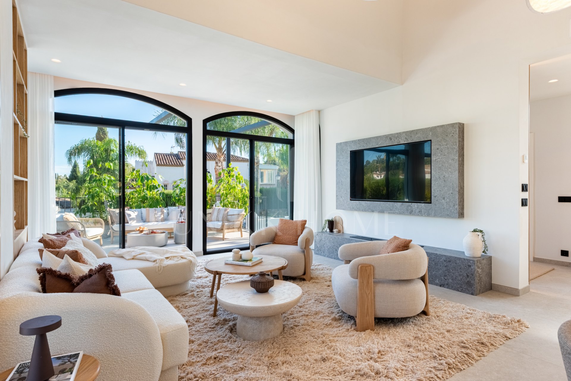 Top-renovated villa hidden inside a gated community in Nueva Andalucía.