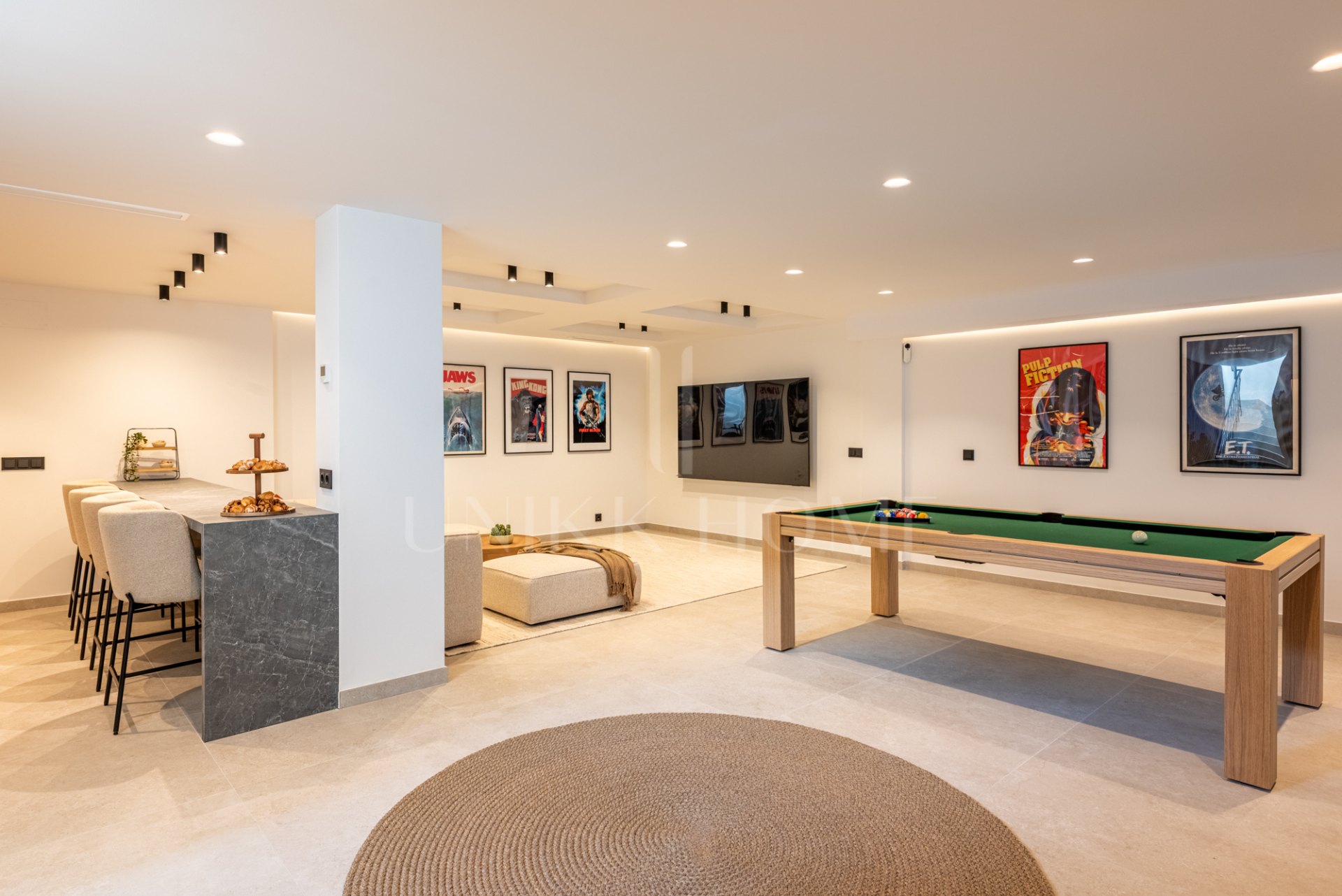 Top-renovated villa hidden inside a gated community in Nueva Andalucía.