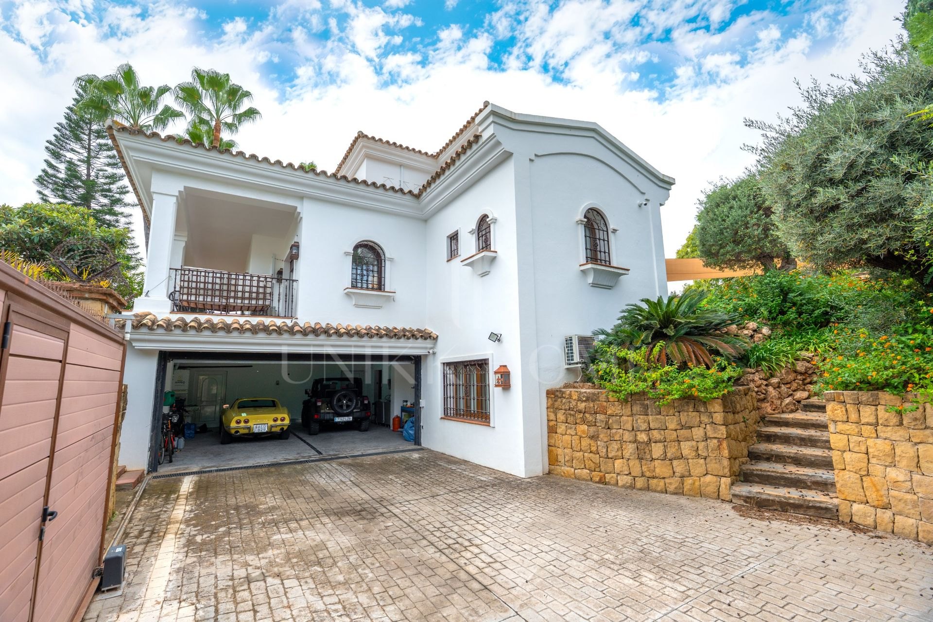 Charming Andalusian Villa with Mountain and Mediterranean Views