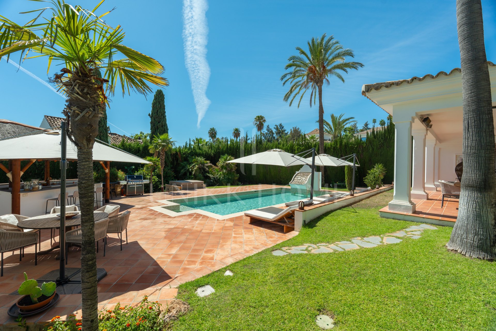 Charming Andalusian Villa with Mountain and Mediterranean Views