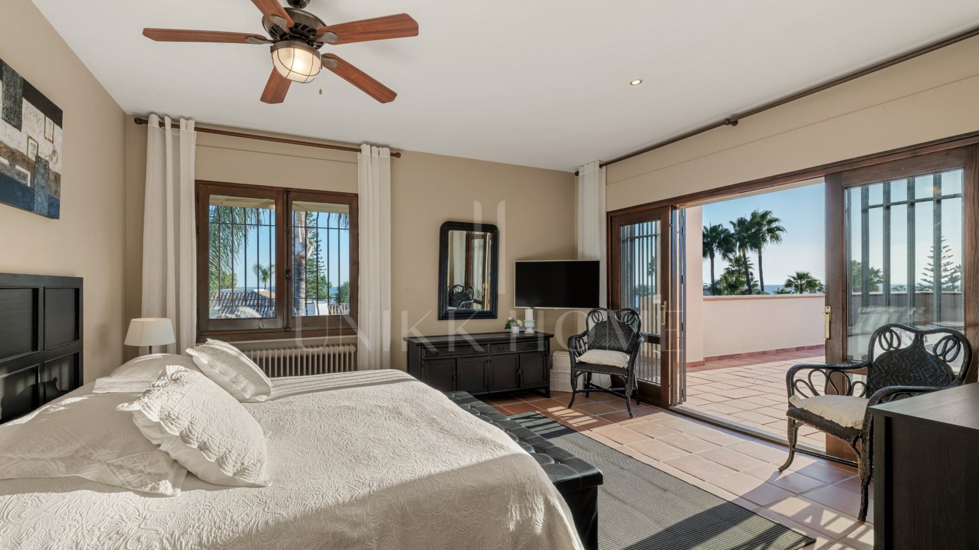 Prime Beachside Location in Los Monteros - Timeless Andalusian Charm