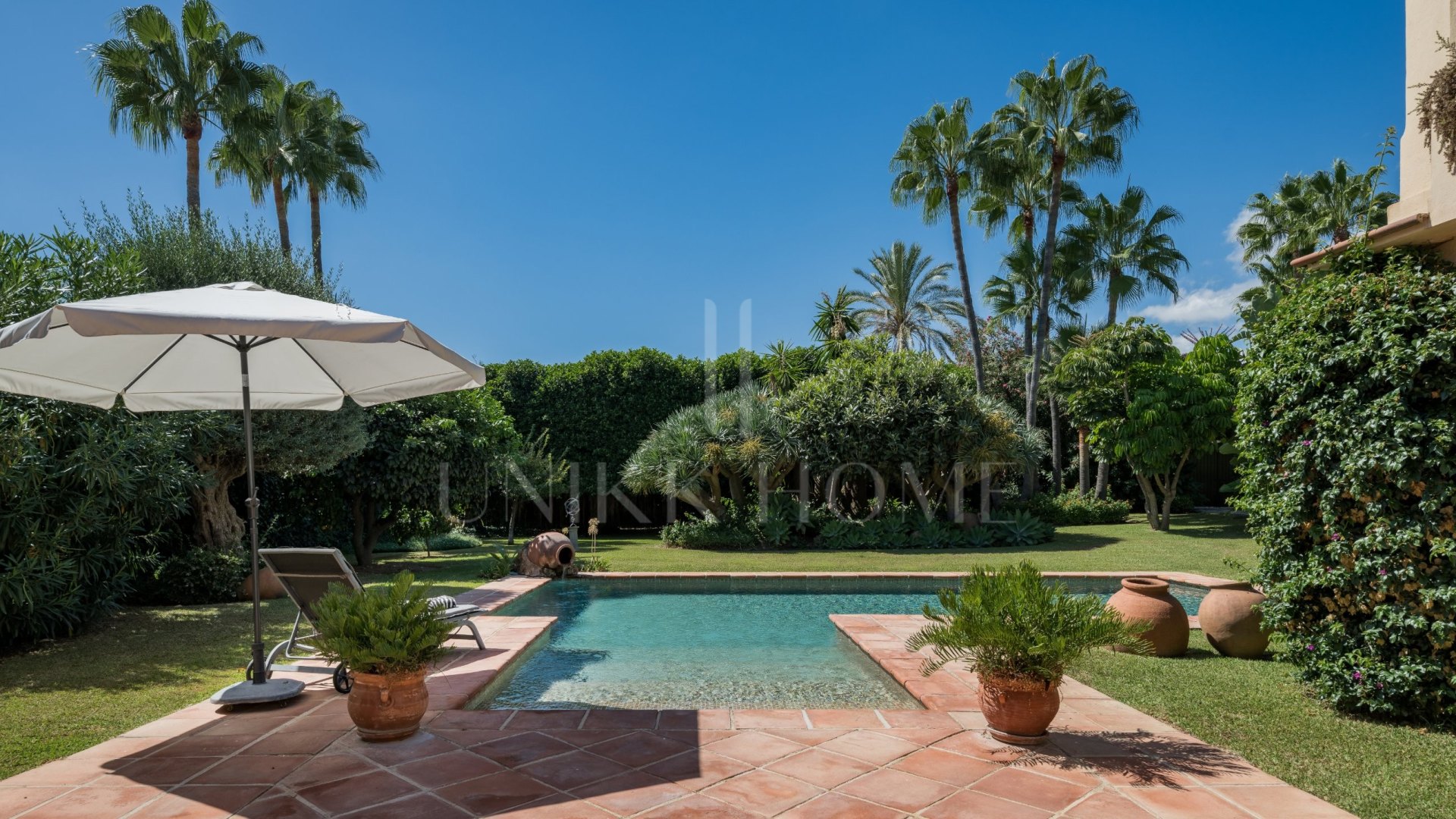 Prime Beachside Location in Los Monteros - Timeless Andalusian Charm