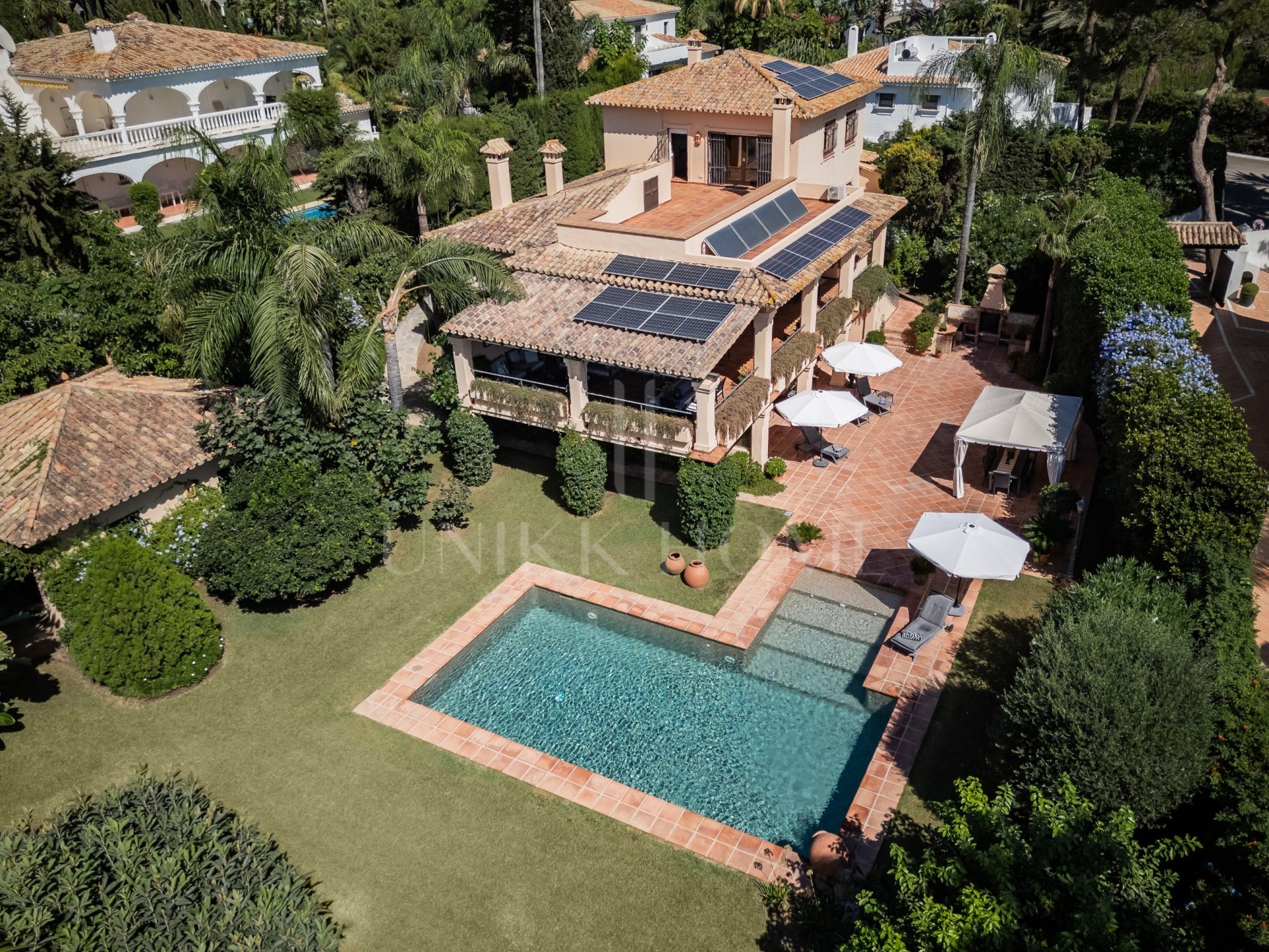 Prime Beachside Location in Los Monteros - Timeless Andalusian Charm