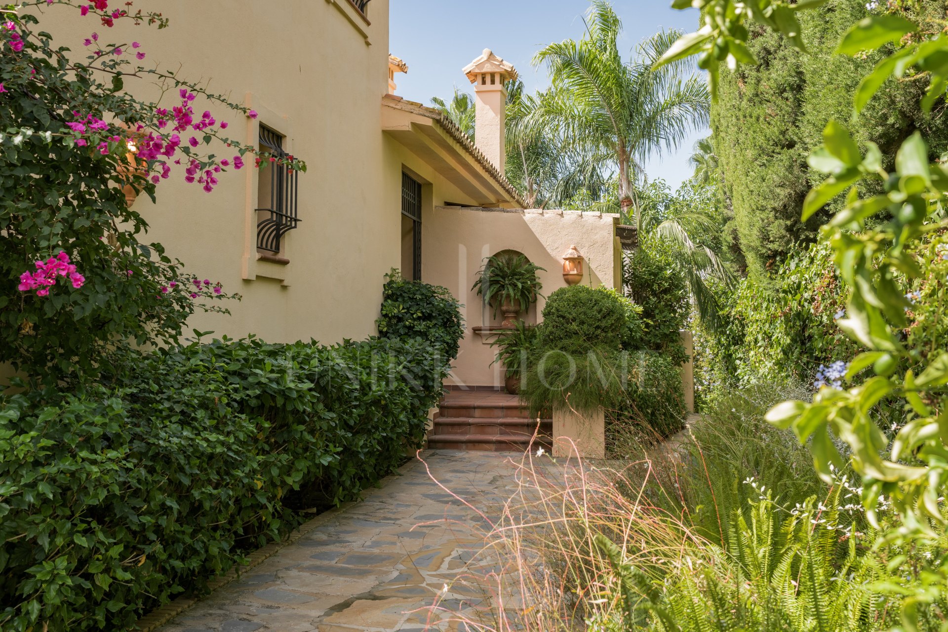 Prime Beachside Location in Los Monteros - Timeless Andalusian Charm