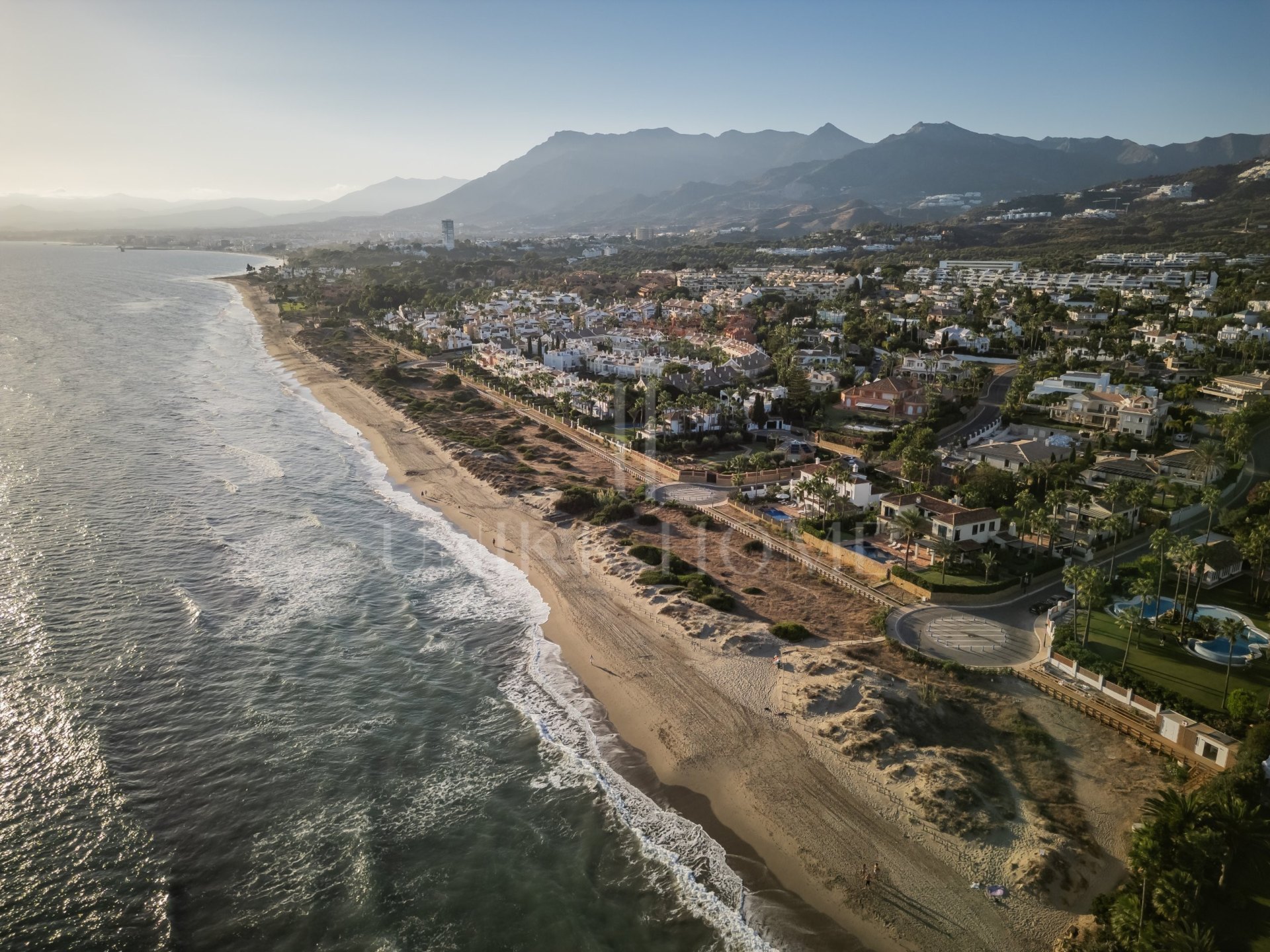 Prime Beachside Location in Los Monteros - Timeless Andalusian Charm