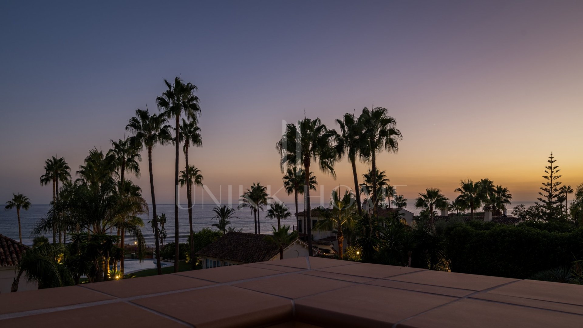 Prime Beachside Location in Los Monteros - Timeless Andalusian Charm