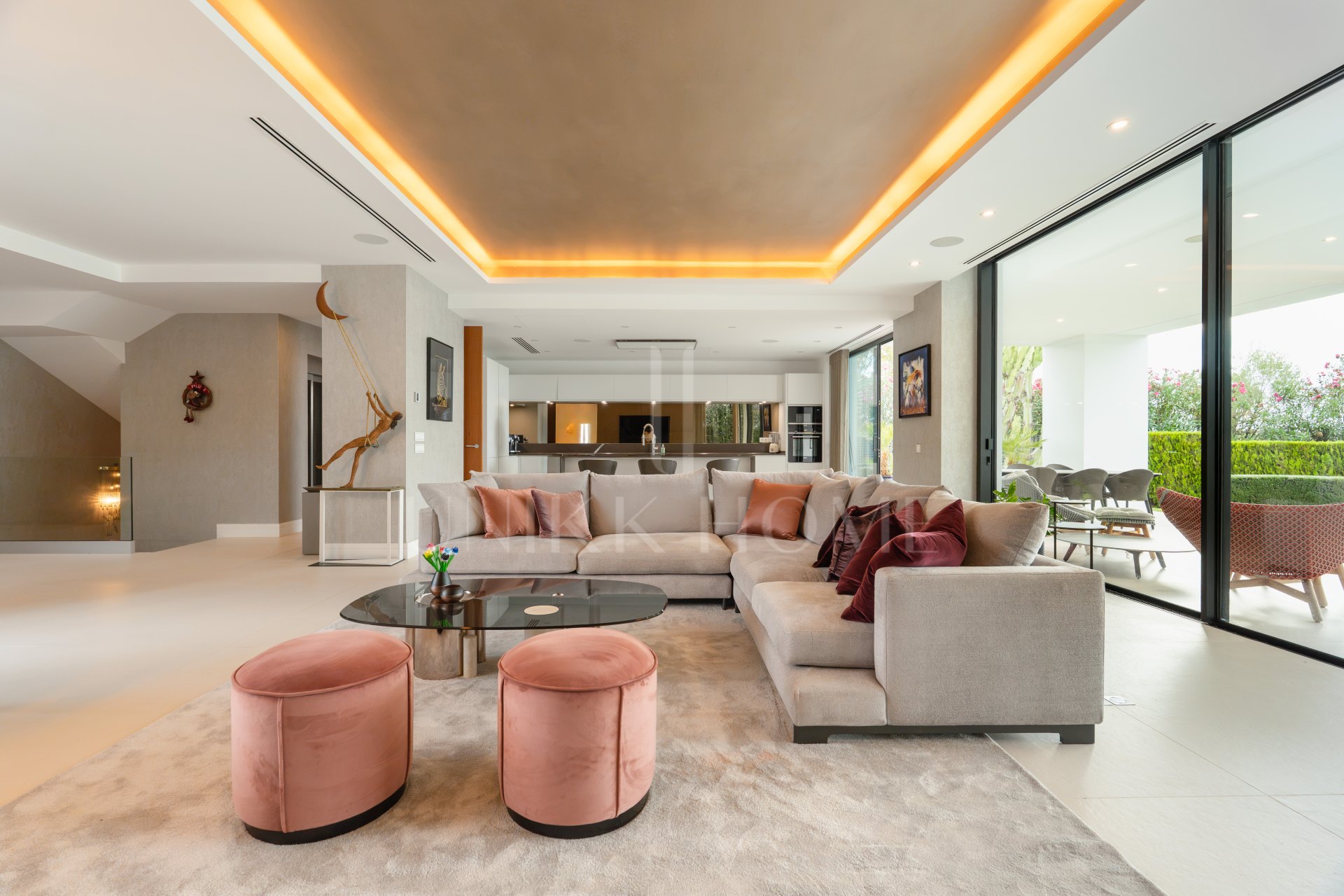Una Villa contemporánea con vistas al mar en la prestigiosa Milla de Oro, Marbella