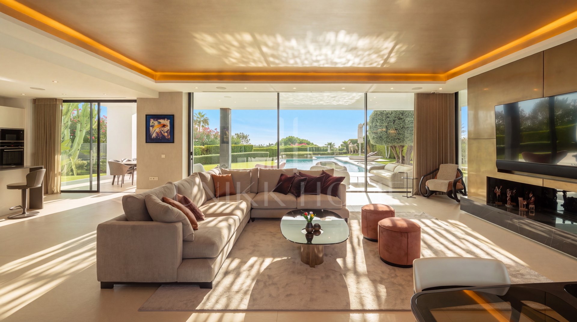 Una Villa contemporánea con vistas al mar en la prestigiosa Milla de Oro, Marbella