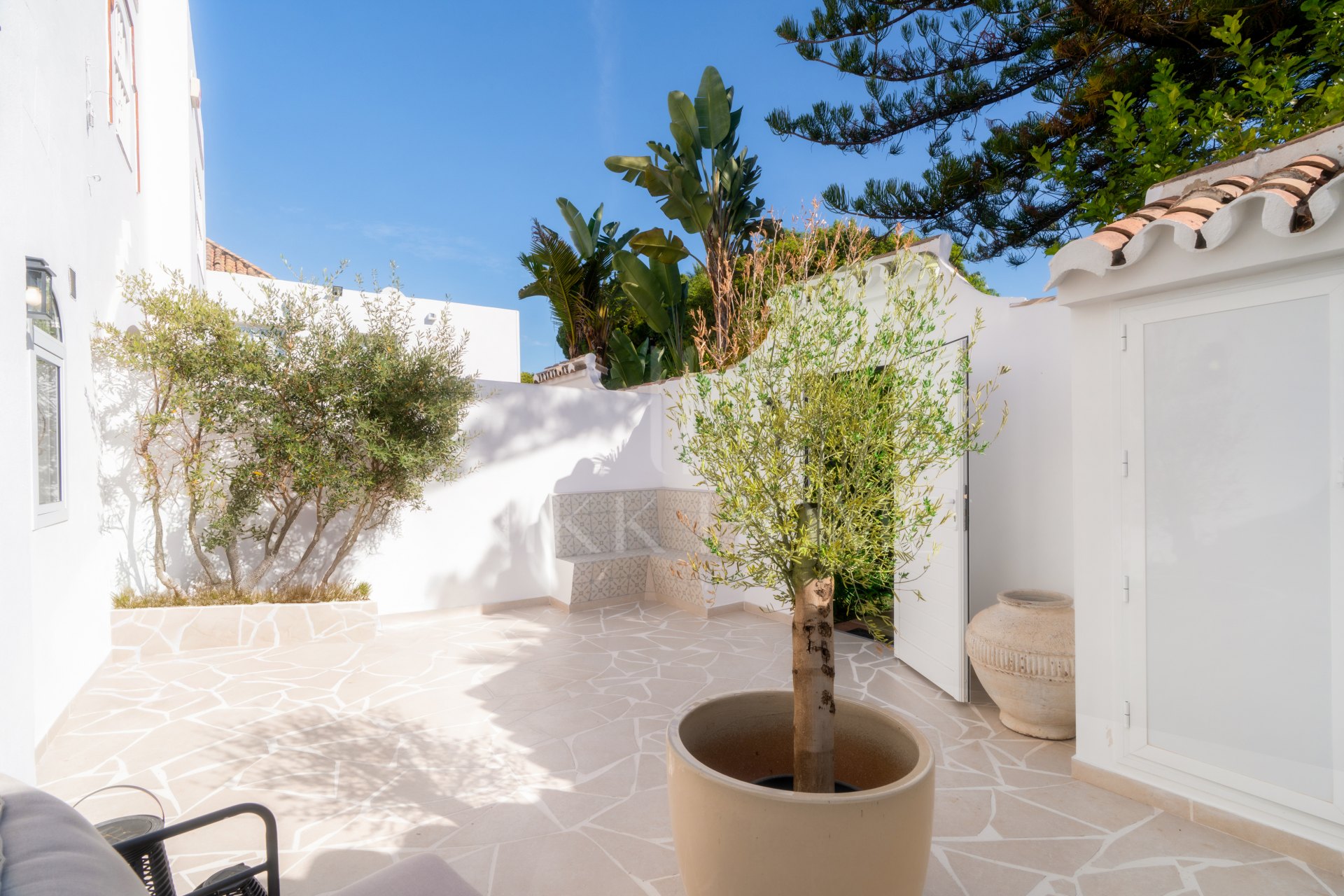 Renovated 4-Bedroom Townhouse in Nueva Andalucia