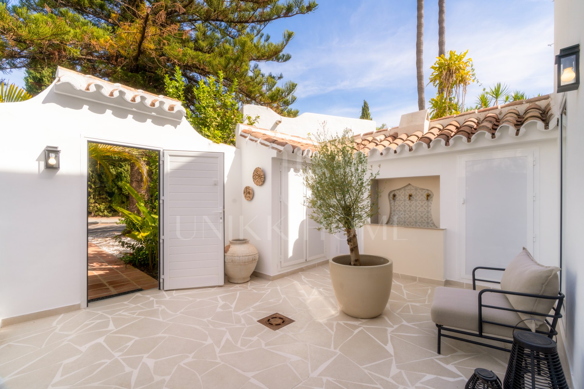 Renovated 4-Bedroom Townhouse in Nueva Andalucia