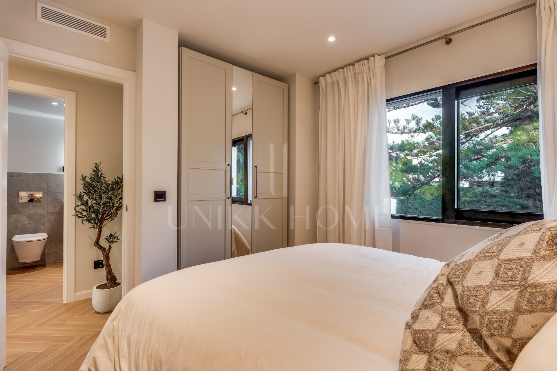 Renovated 4-Bedroom Townhouse in Nueva Andalucia