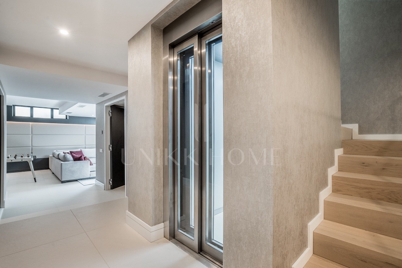 Obra maestra con vistas al mar mágico en la prestigiosa Milla de Oro de Marbella