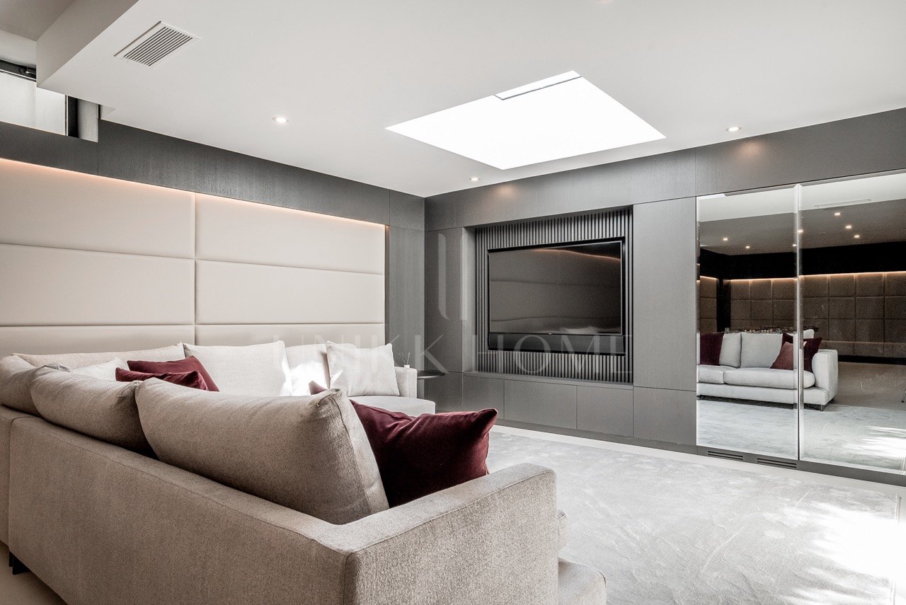 Obra maestra con vistas al mar mágico en la prestigiosa Milla de Oro de Marbella