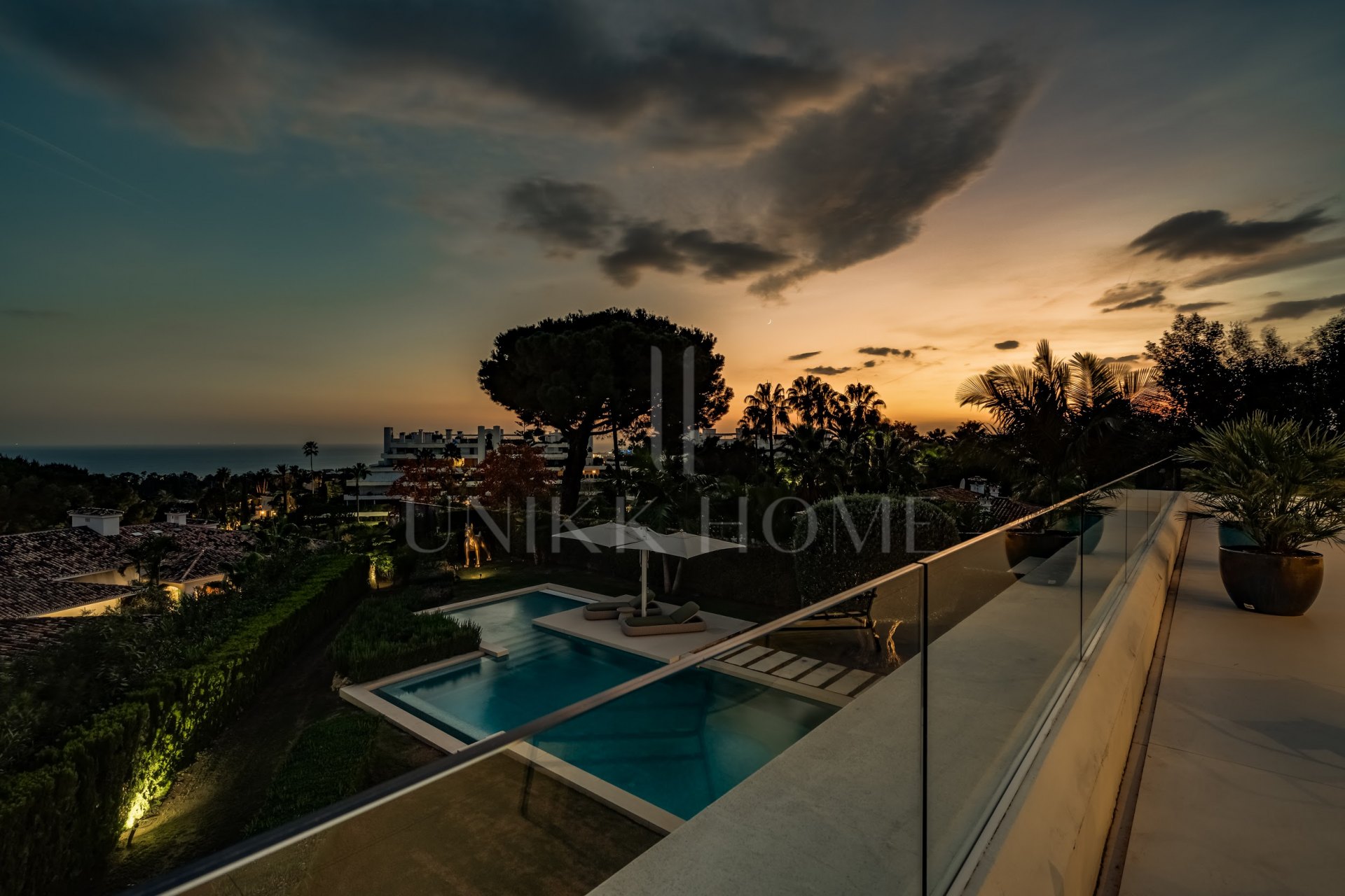 Obra maestra con vistas al mar mágico en la prestigiosa Milla de Oro de Marbella