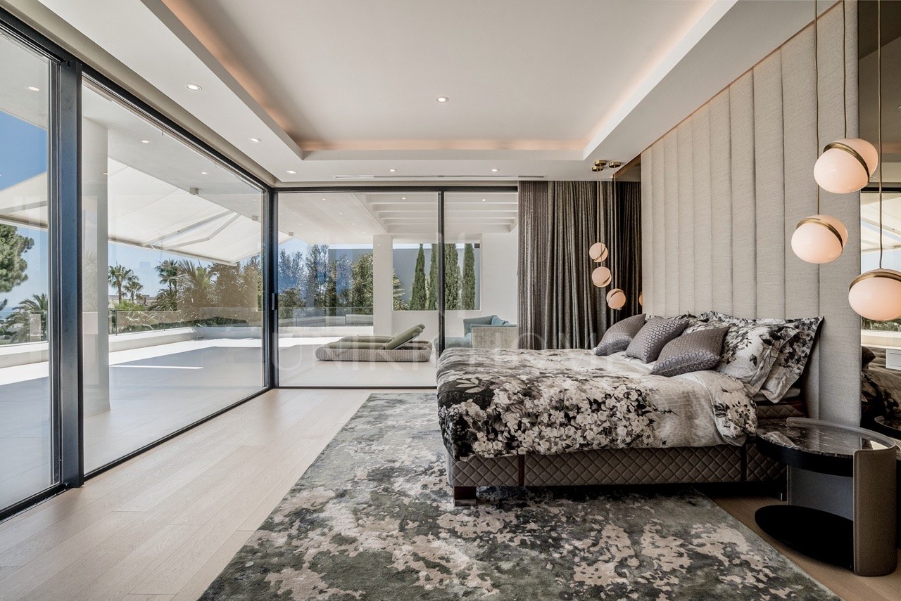 Obra maestra con vistas al mar mágico en la prestigiosa Milla de Oro de Marbella