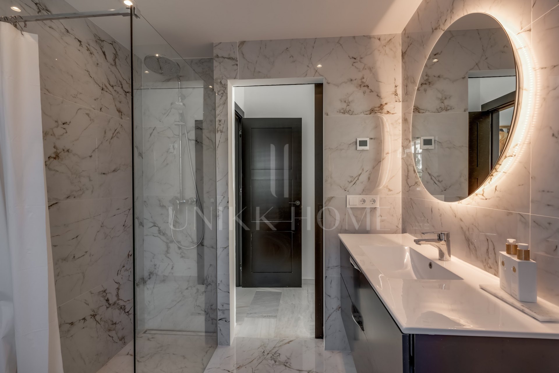 Luxury villa close to amenities