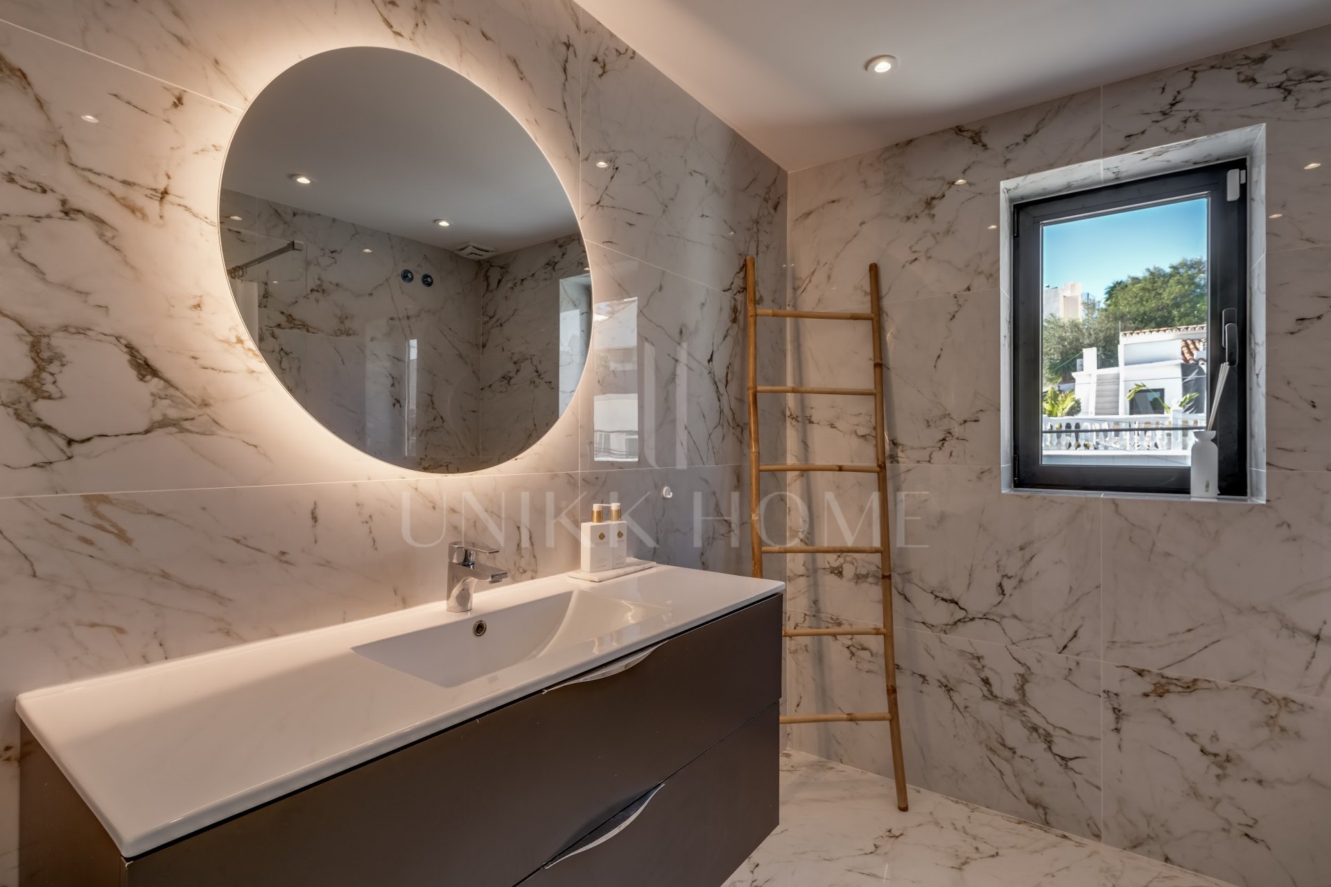 Luxury villa close to amenities