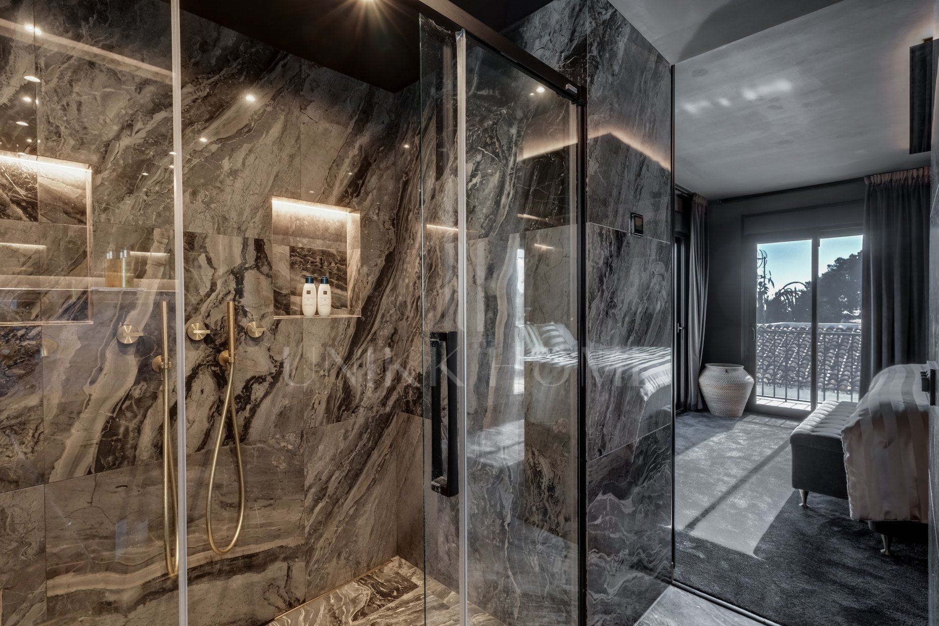 Luxury villa close to amenities