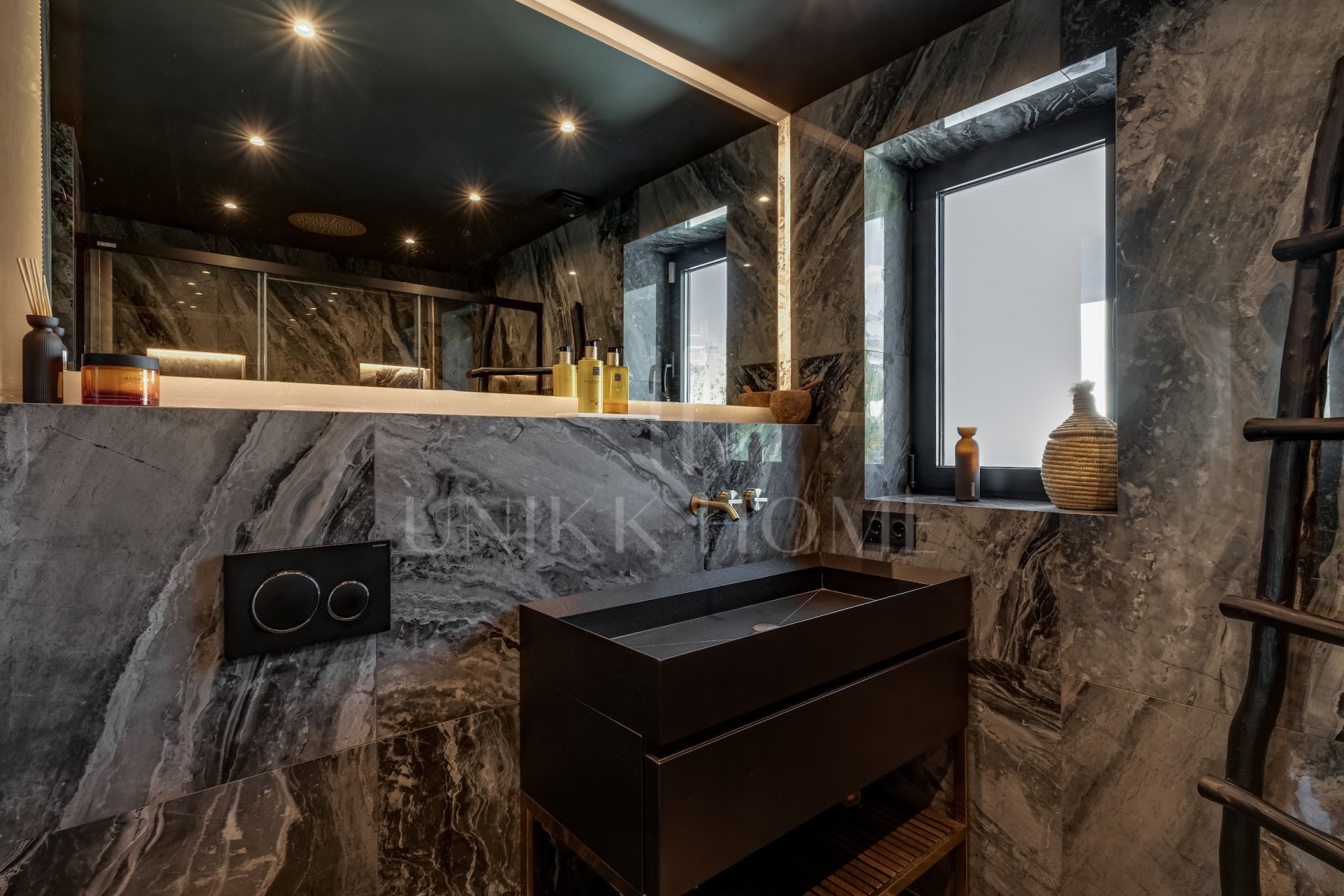 Luxury villa close to amenities