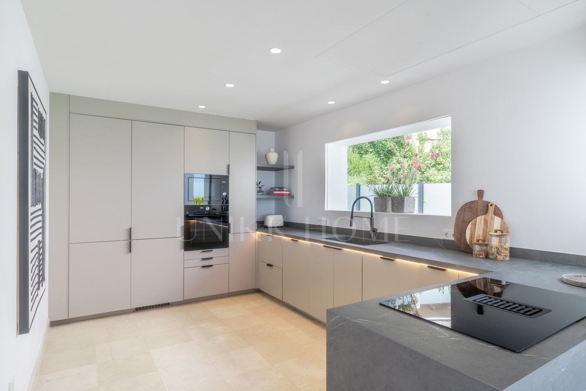 Modern Villa with Breathtaking Views