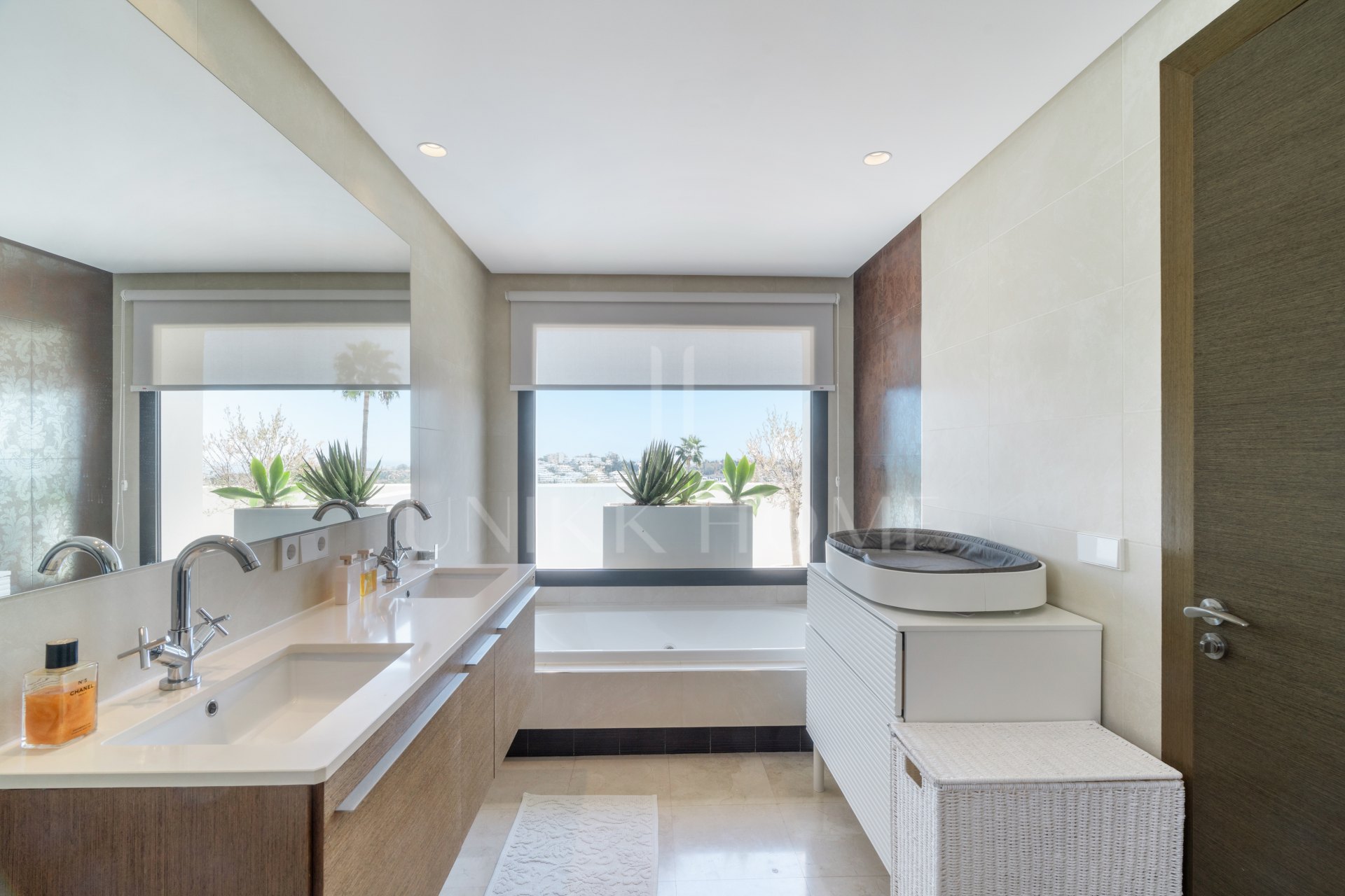 Modern Villa with Breathtaking Views