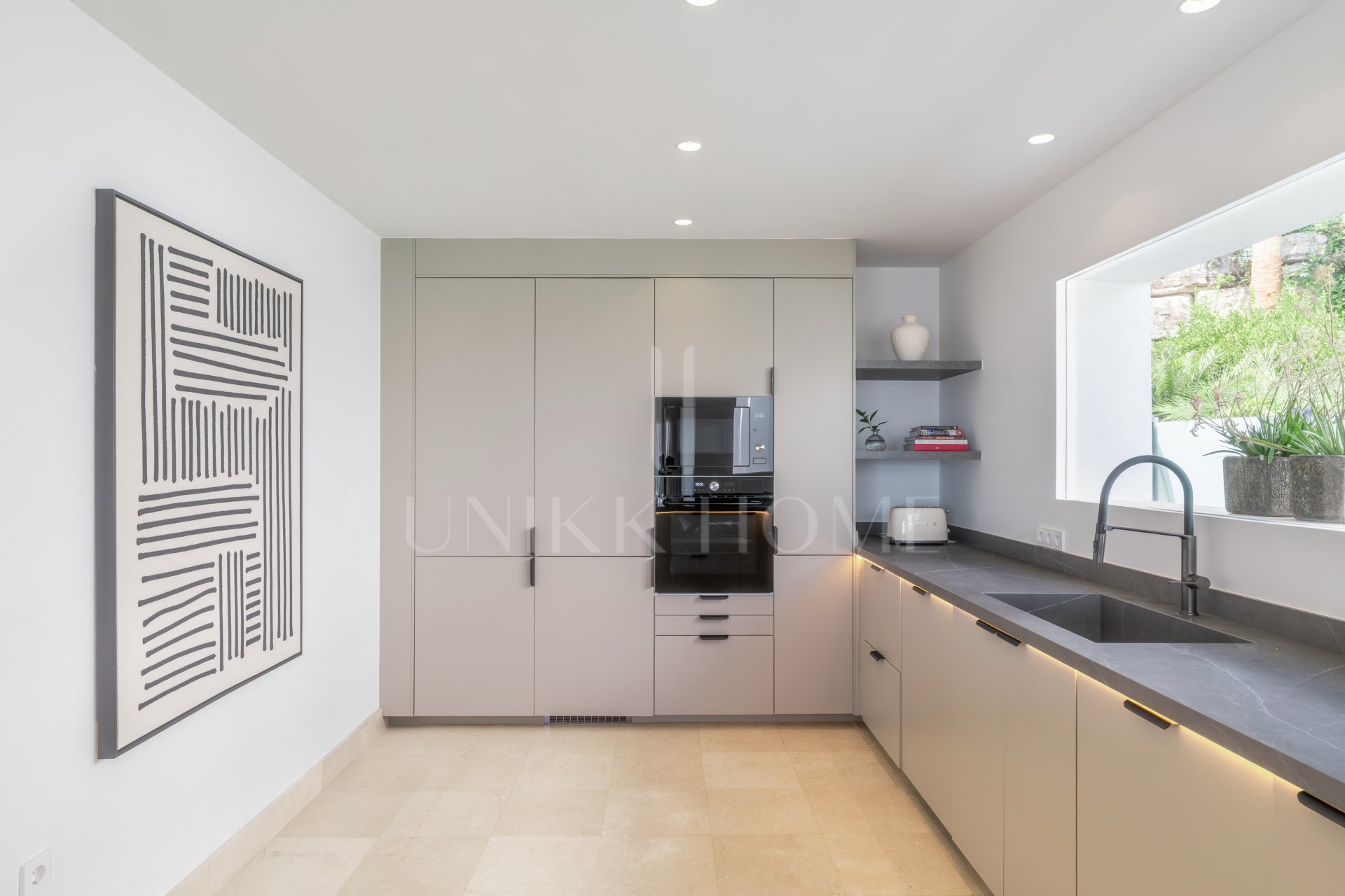 Modern Villa with Breathtaking Views