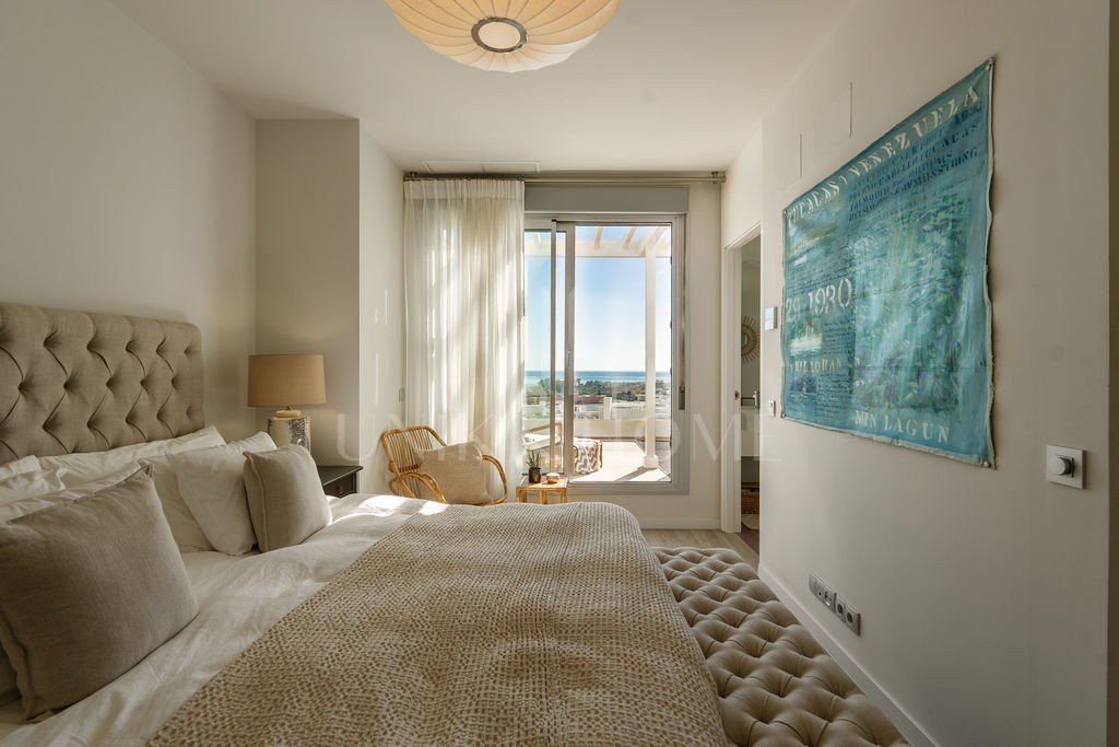 Impresionante ático dúplex de 3 dormitorios con vistas panorámicas