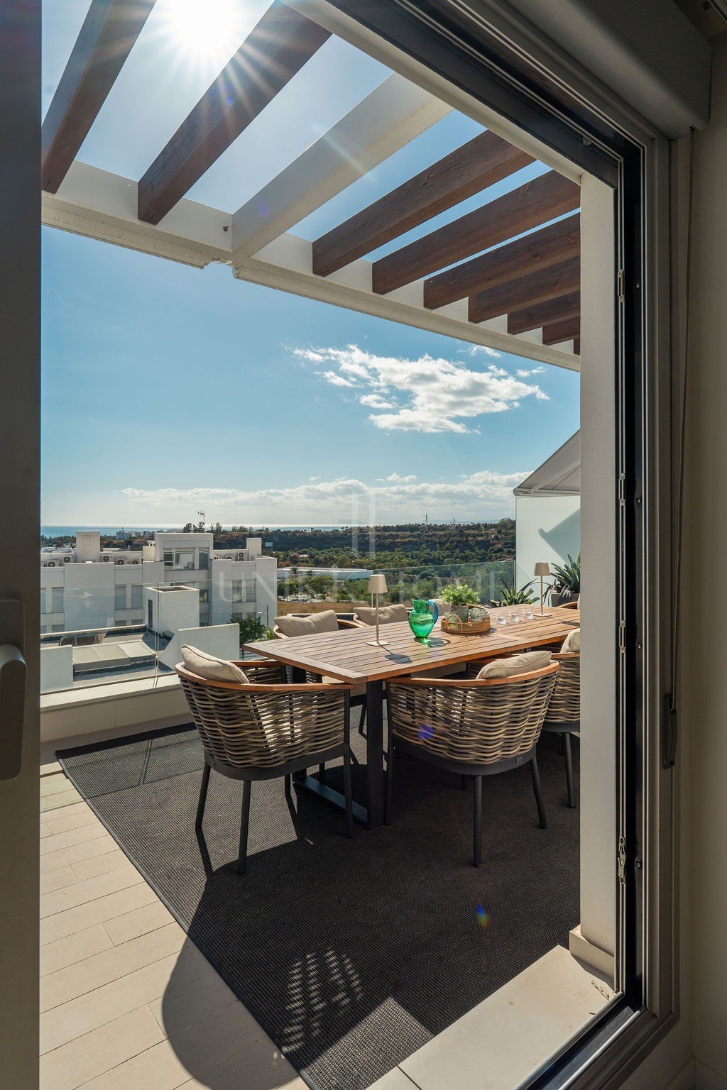 Impresionante ático dúplex de 3 dormitorios con vistas panorámicas