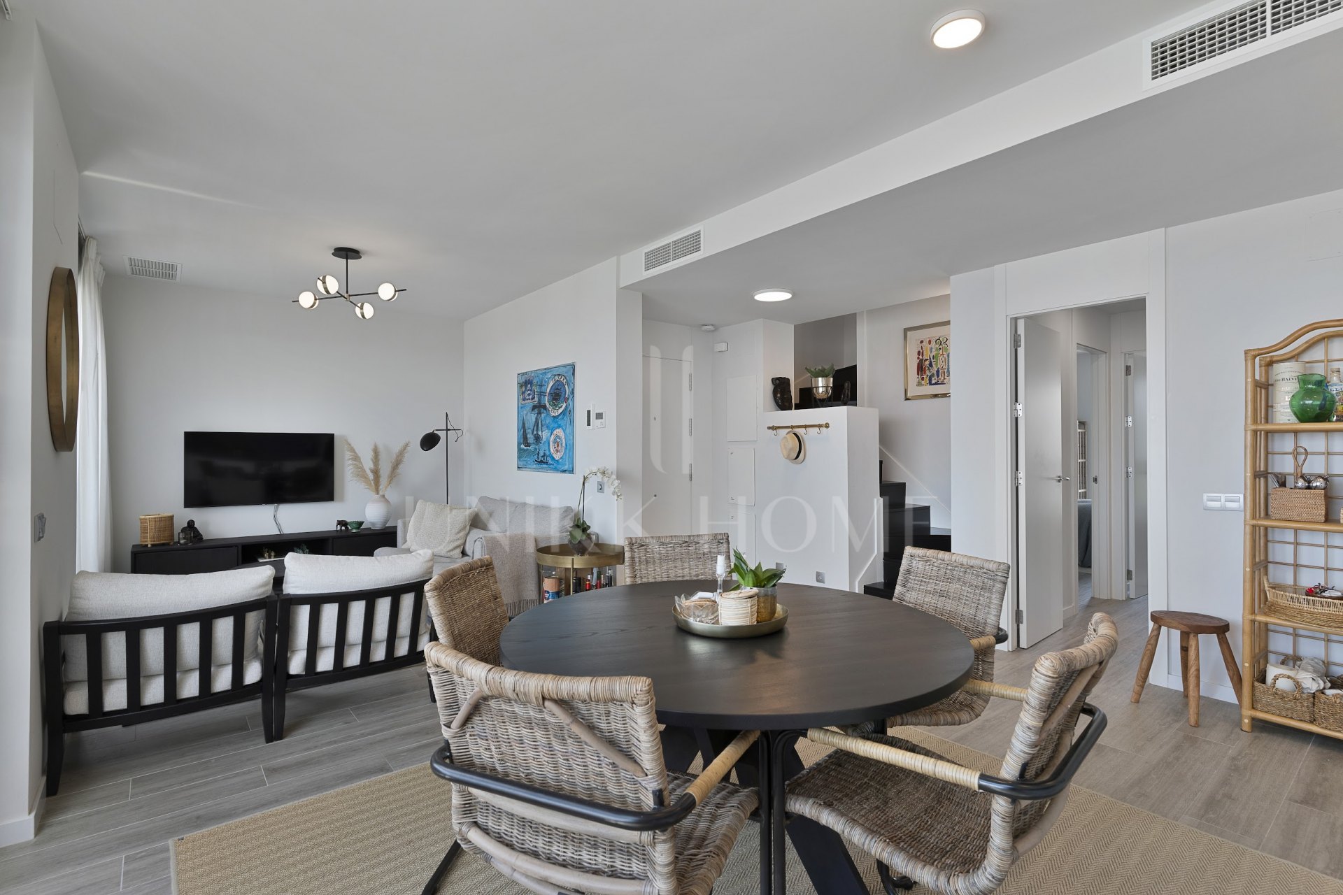 Impresionante ático dúplex de 3 dormitorios con vistas panorámicas