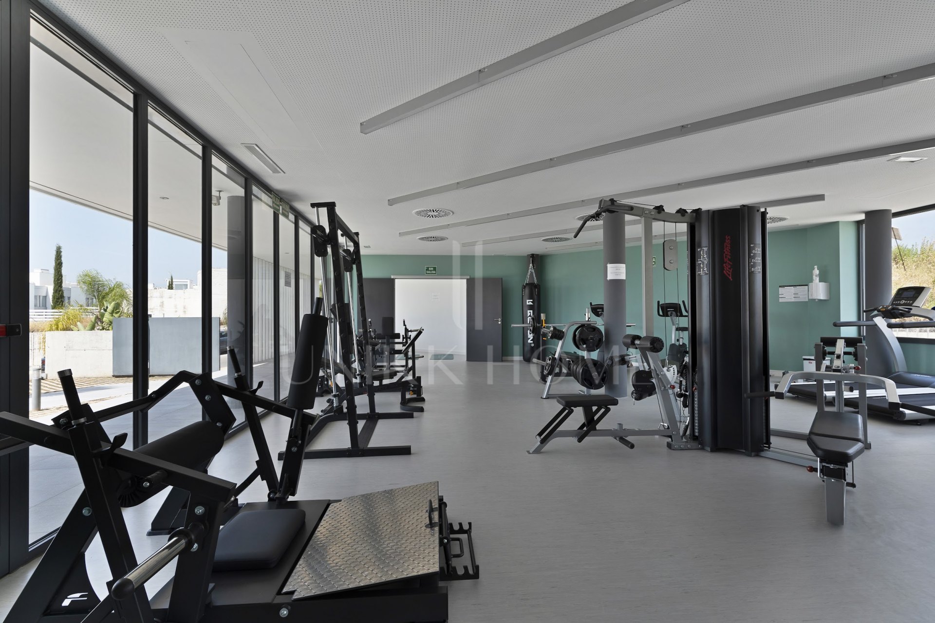 Impresionante ático dúplex de 3 dormitorios con vistas panorámicas