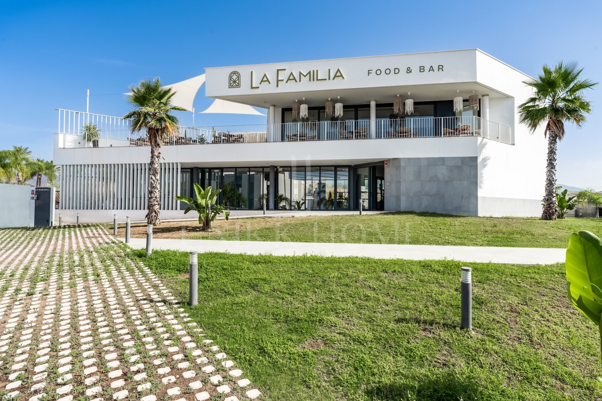 Impresionante ático dúplex de 3 dormitorios con vistas panorámicas