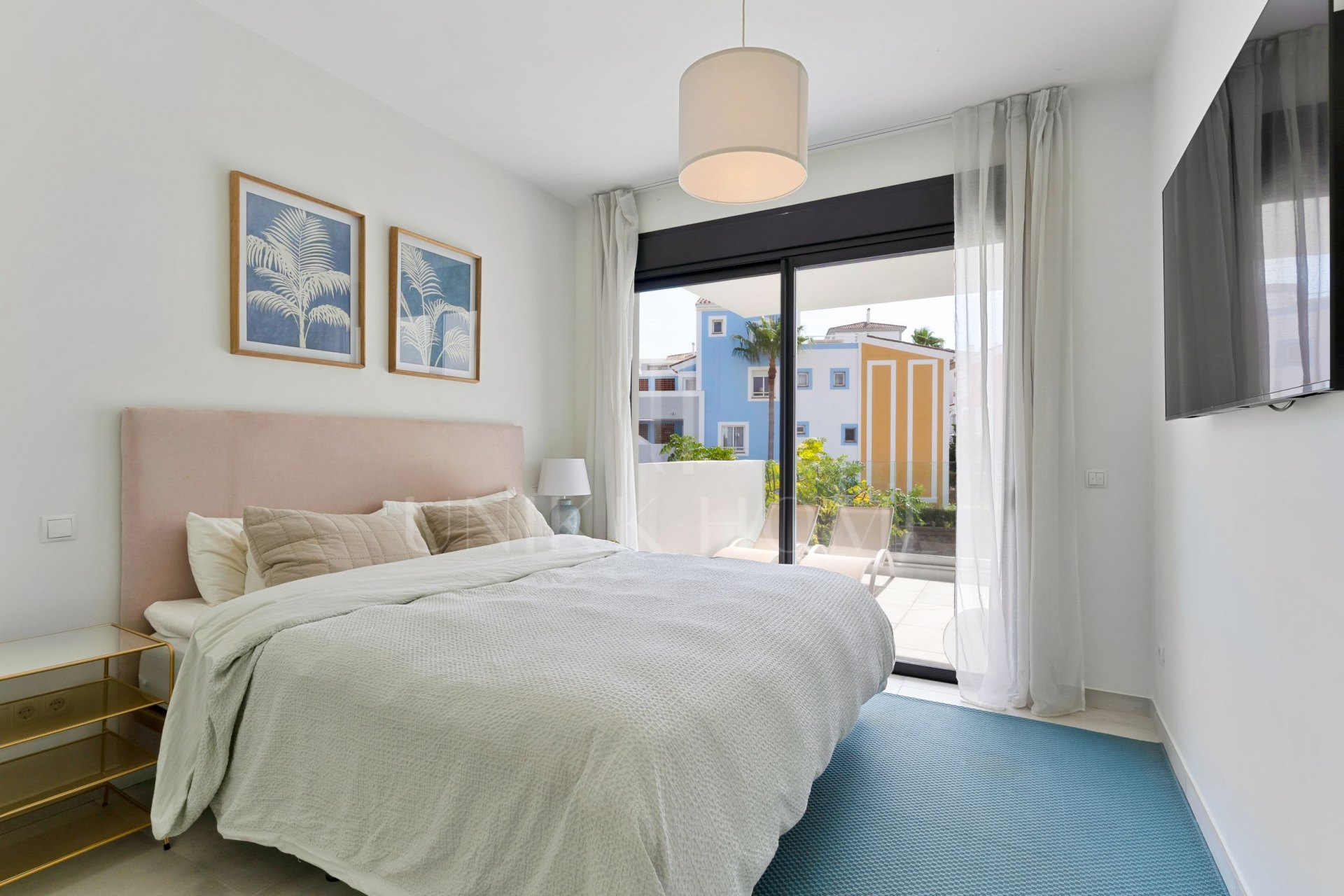 Modern 2-bedroom apartment