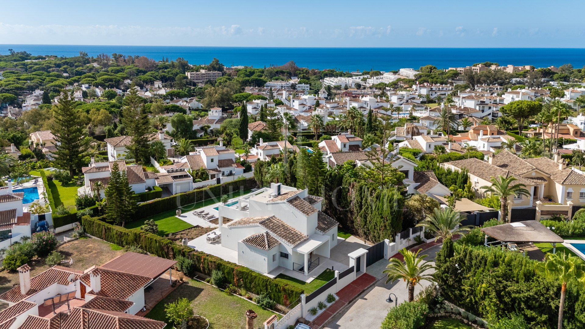 Fully Renovated Mediterranean Villa with Sea Views in Elviria - Marbella East