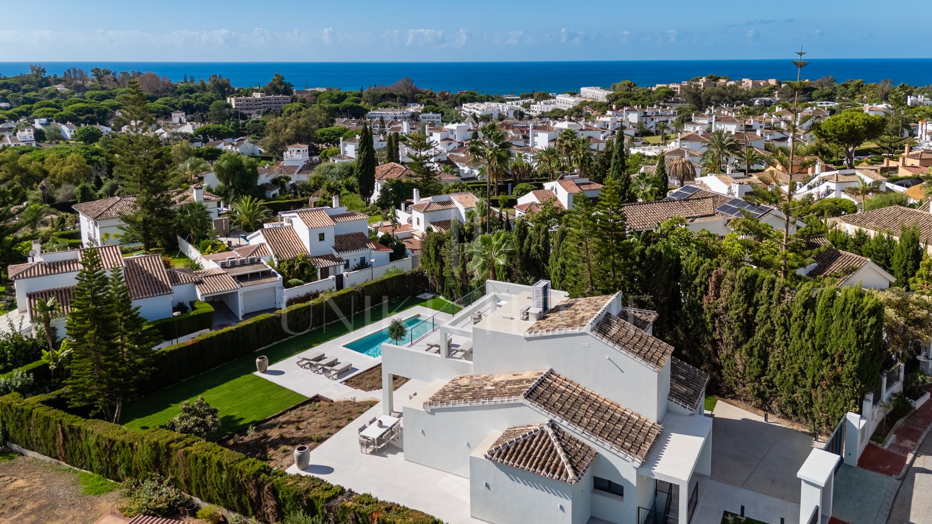 Fully Renovated Mediterranean Villa with Sea Views in Elviria - Marbella East