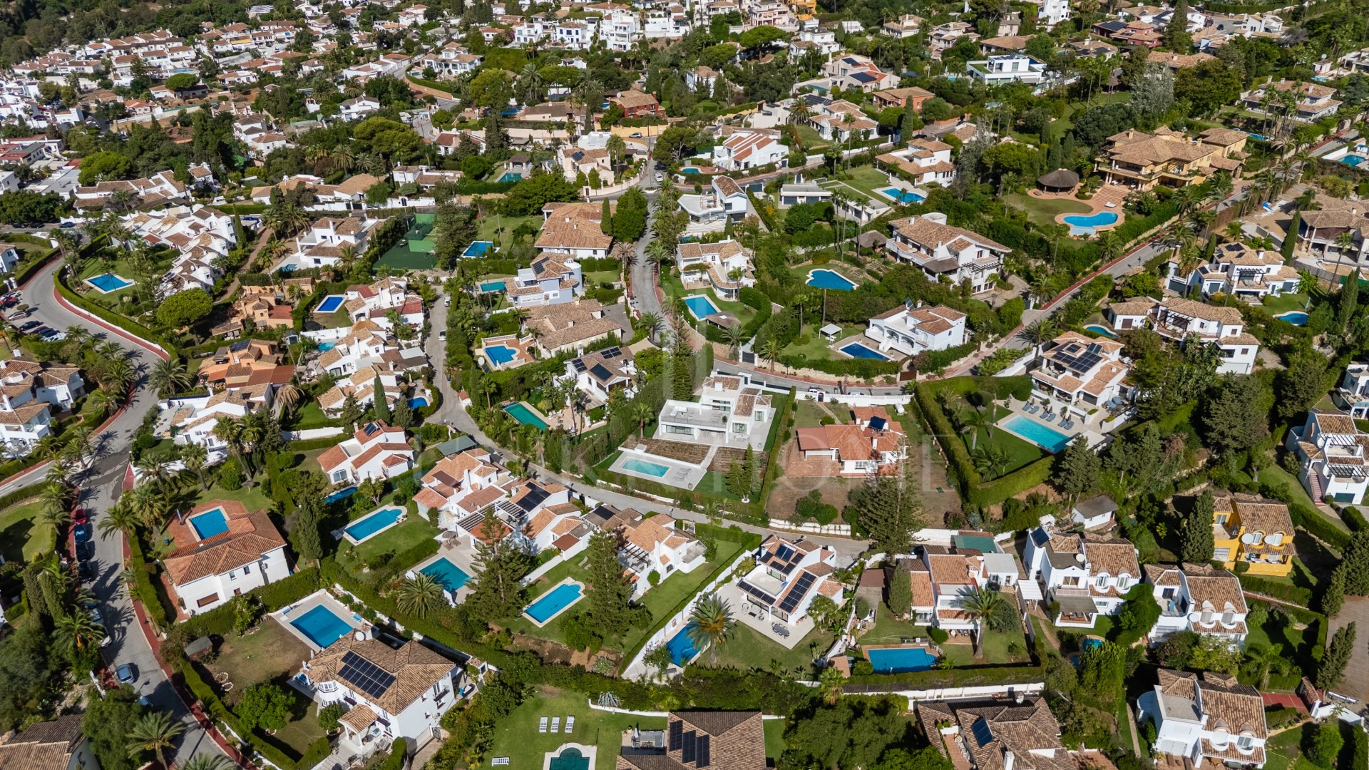 Fully Renovated Mediterranean Villa with Sea Views in Elviria - Marbella East