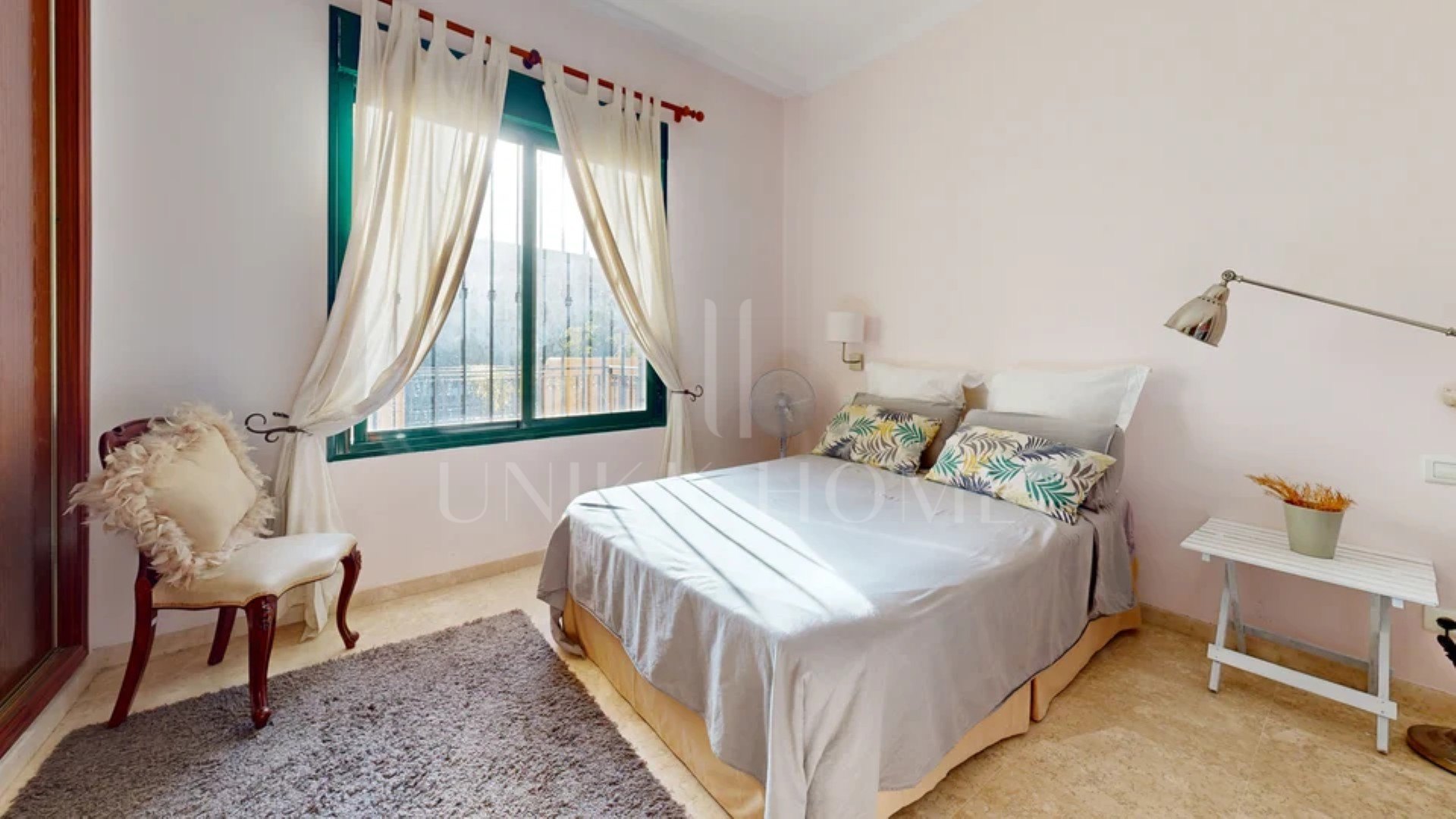 Magnífico apartamento dúplex de 3 dormitorios, junto al Puerto de la Duquesa