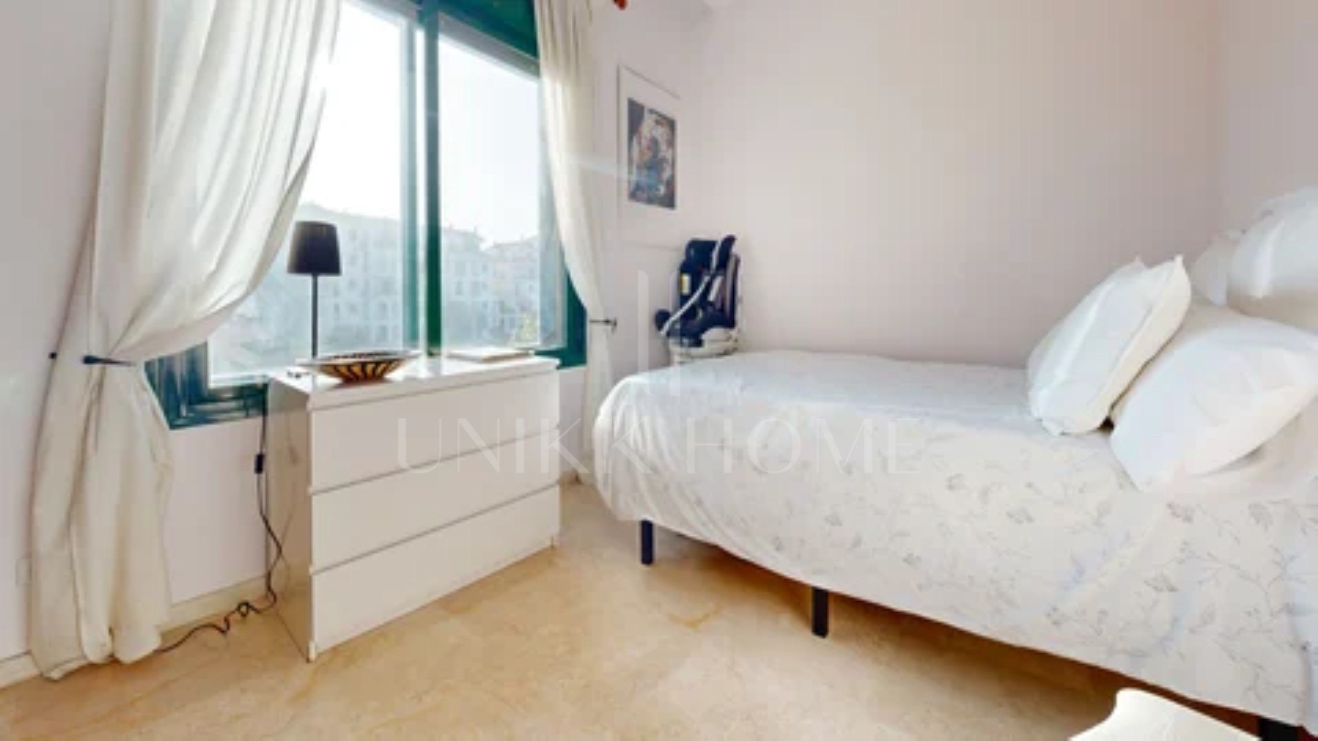 Magnífico apartamento dúplex de 3 dormitorios, junto al Puerto de la Duquesa