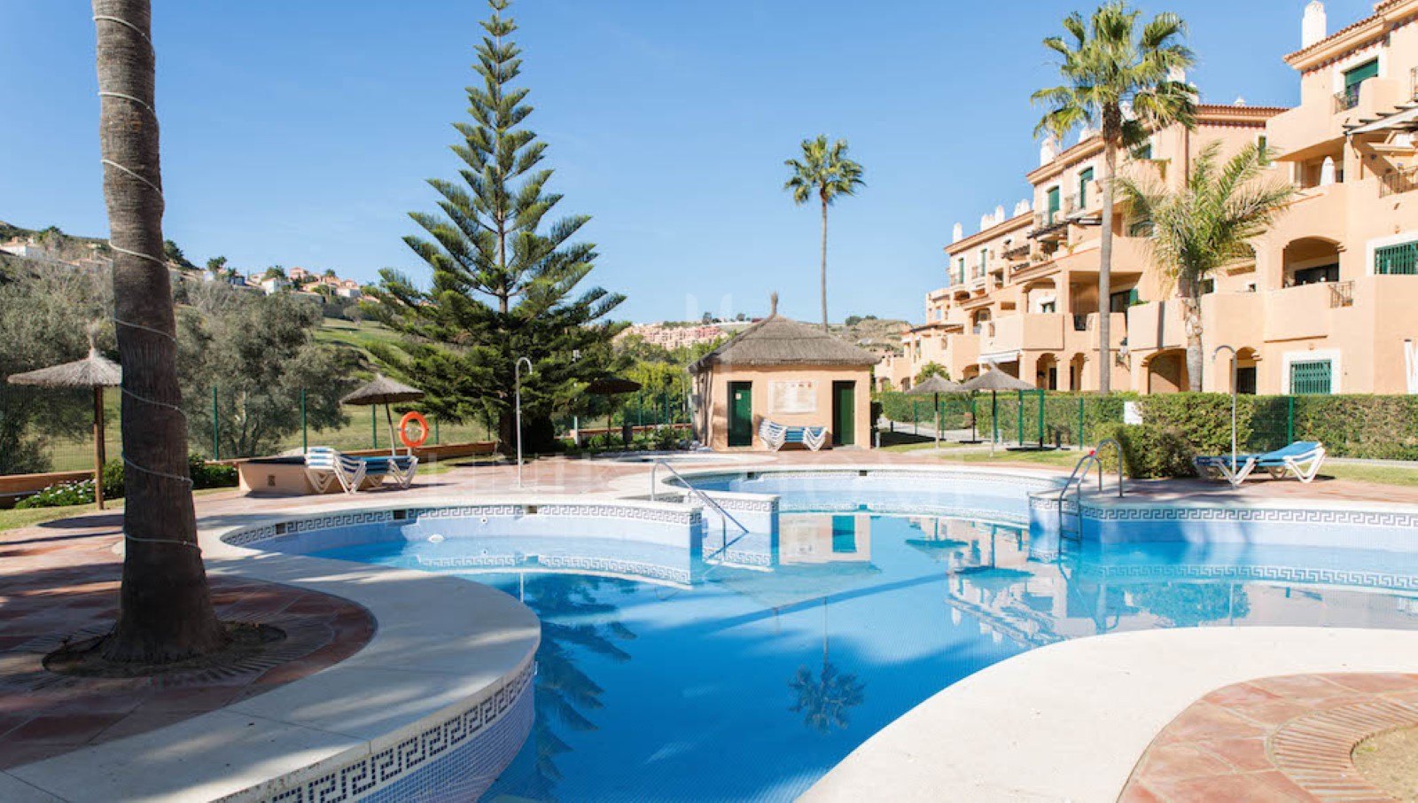 Magnífico apartamento dúplex de 3 dormitorios, junto al Puerto de la Duquesa