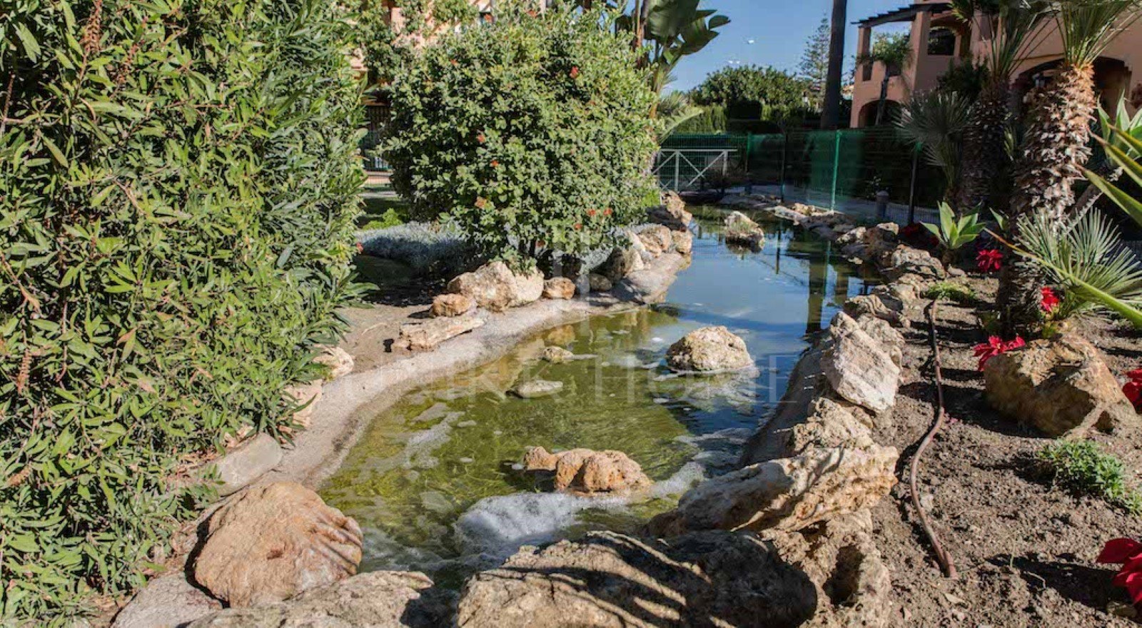 Magnífico apartamento dúplex de 3 dormitorios, junto al Puerto de la Duquesa