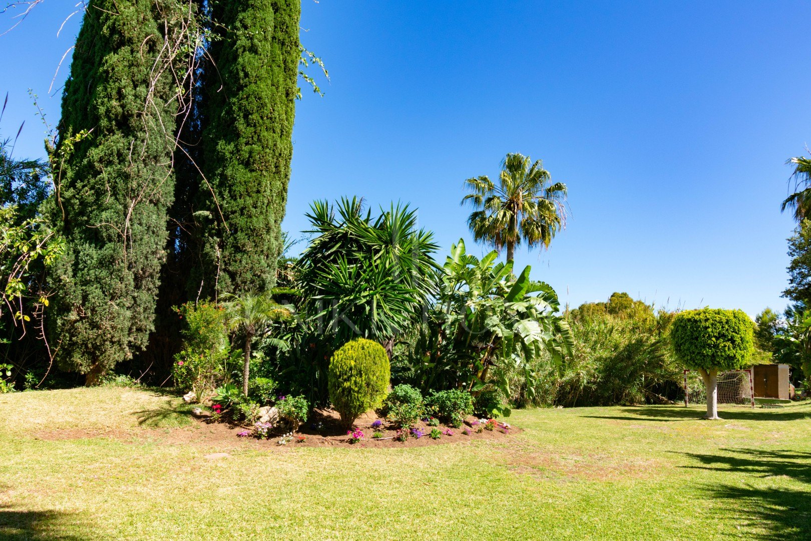 3-Bedroom Townhouse in Nueva Atalaya, Estepona, within an Established Residential Community