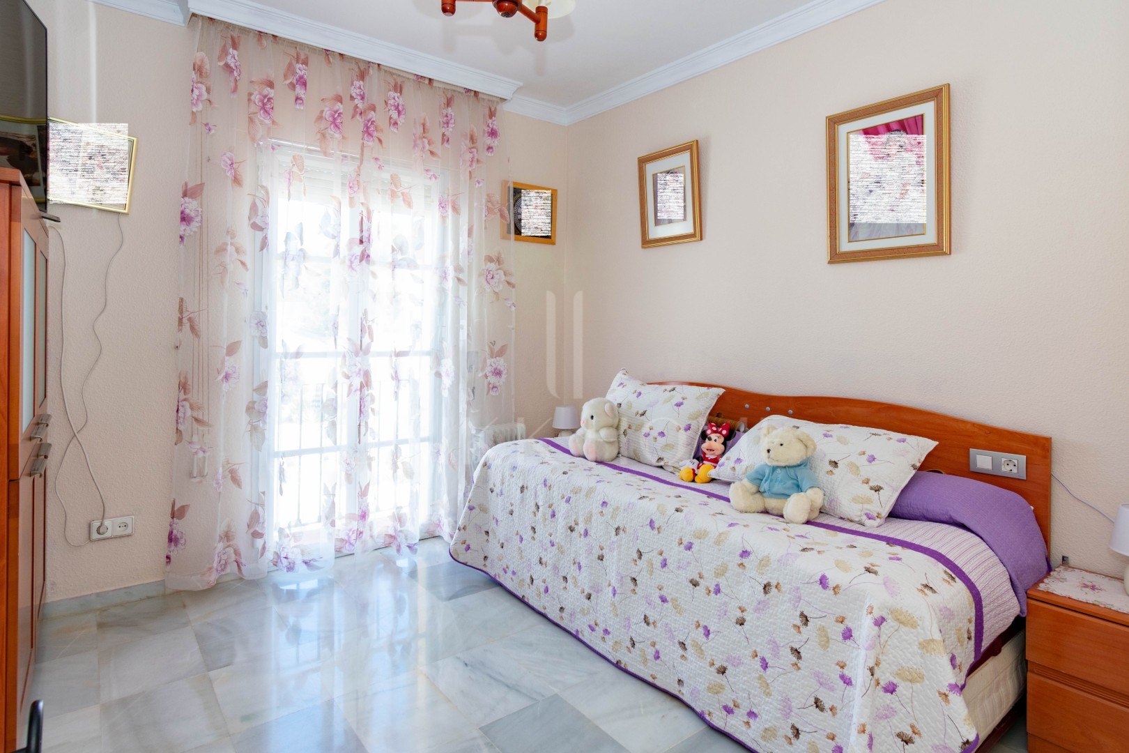 3-Bedroom Townhouse in Nueva Atalaya, Estepona, within an Established Residential Community
