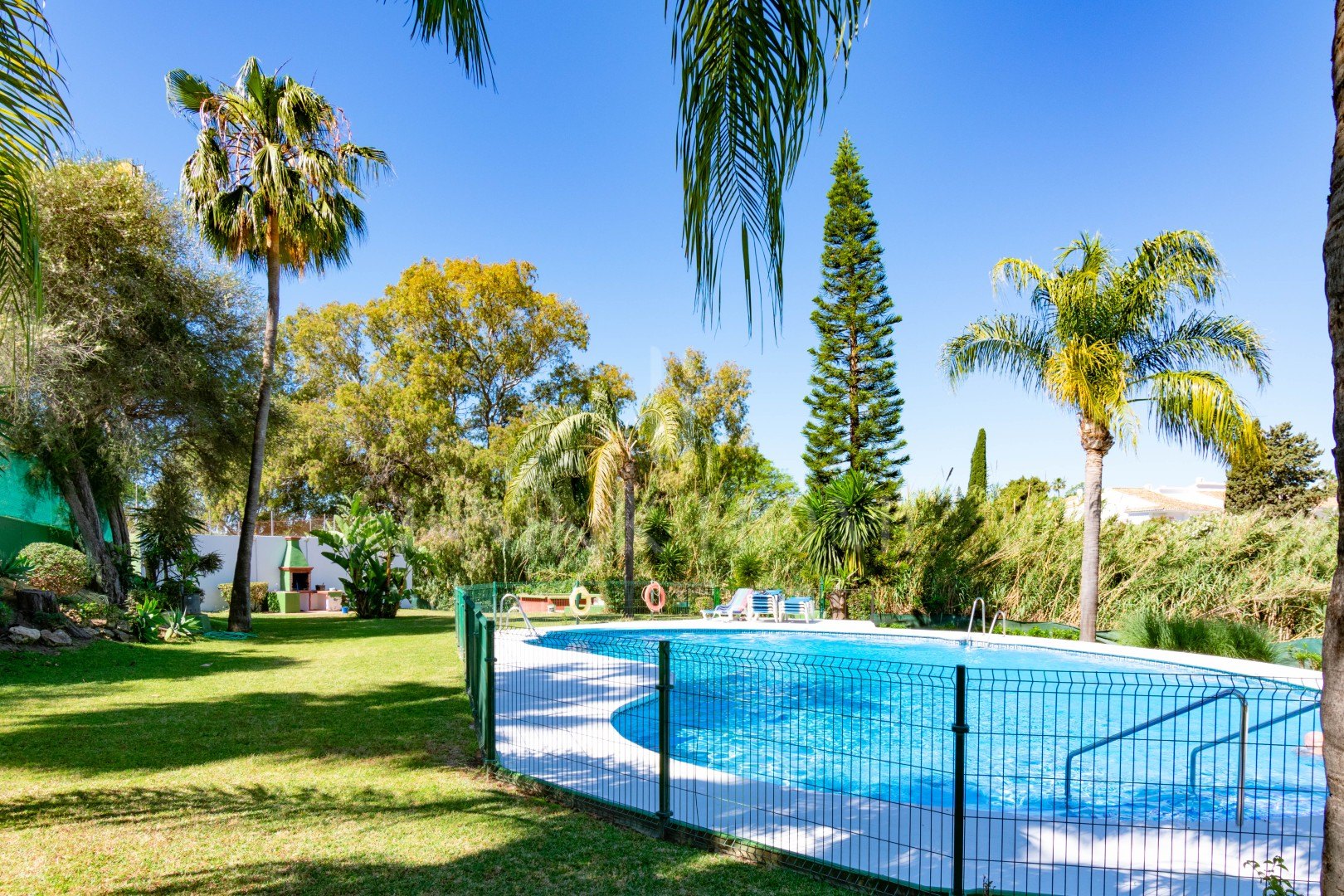 3-Bedroom Townhouse in Nueva Atalaya, Estepona, within an Established Residential Community