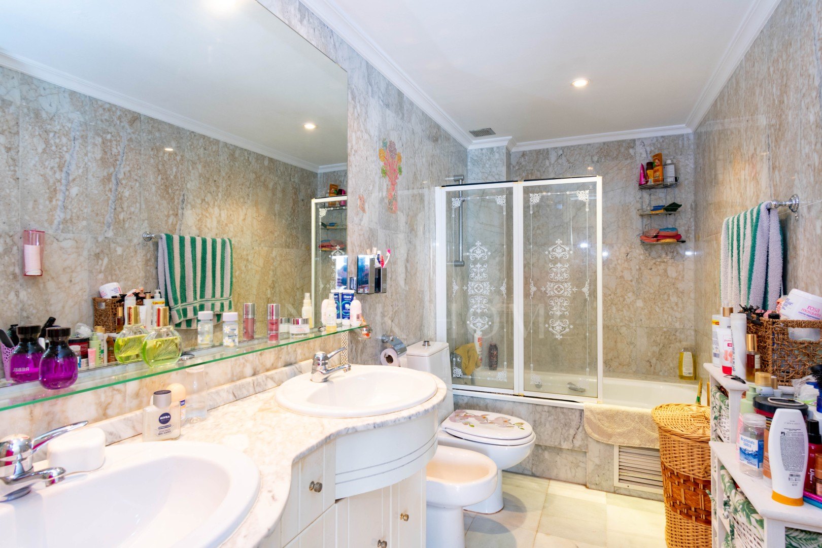 3-Bedroom Townhouse in Nueva Atalaya, Estepona, within an Established Residential Community