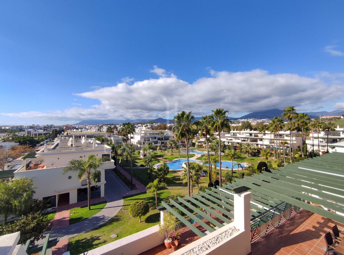 Impresionante ático en Nueva Andalucía y Puerto Banús: Ático Exclusivo en Lorcrimar