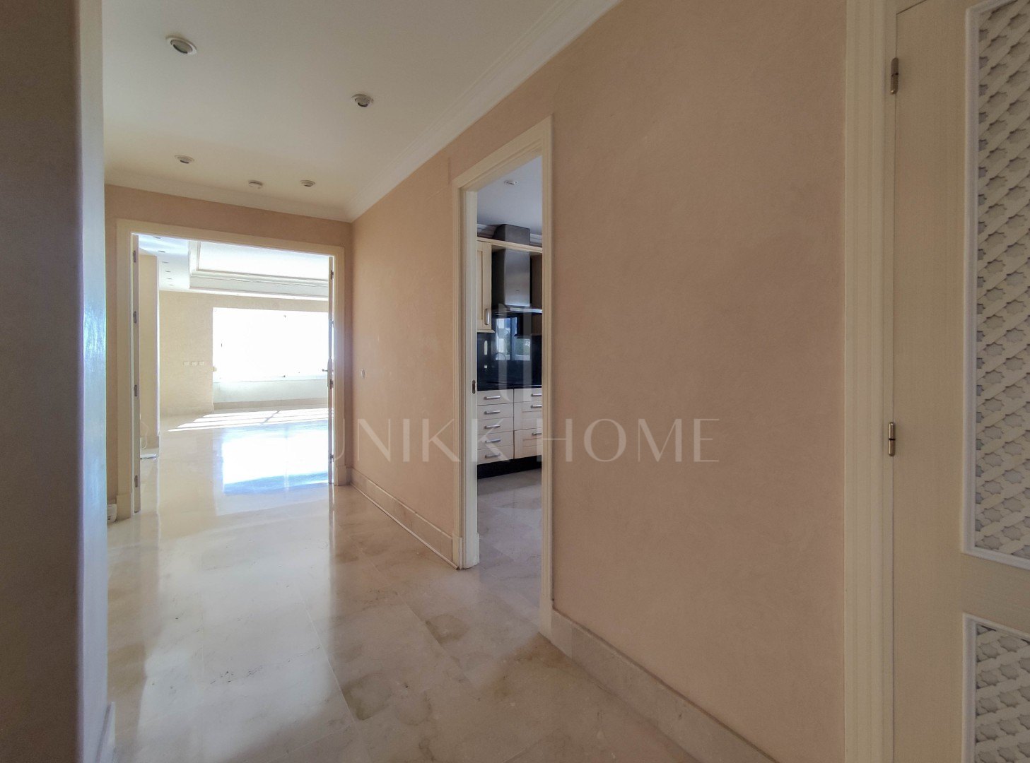 Impresionante ático en Nueva Andalucía y Puerto Banús: Ático Exclusivo en Lorcrimar