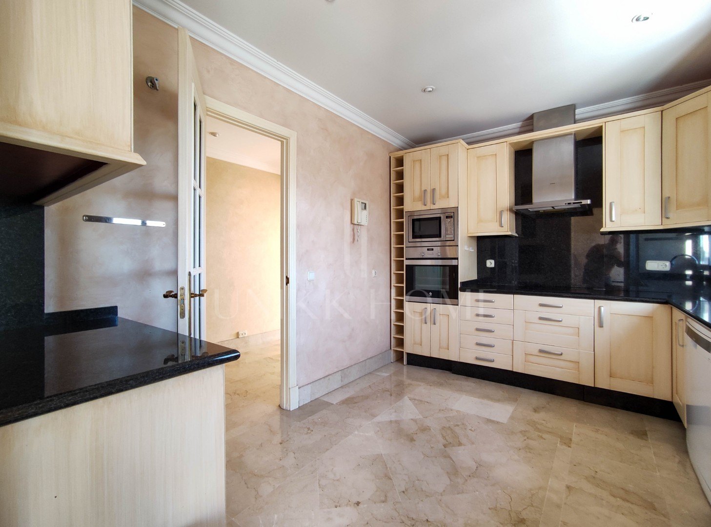 Impresionante ático en Nueva Andalucía y Puerto Banús: Ático Exclusivo en Lorcrimar