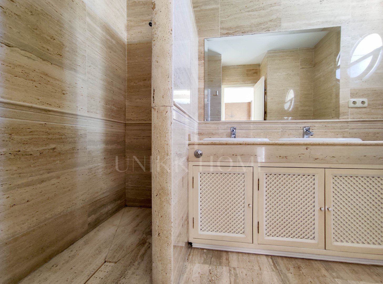 Impresionante ático en Nueva Andalucía y Puerto Banús: Ático Exclusivo en Lorcrimar